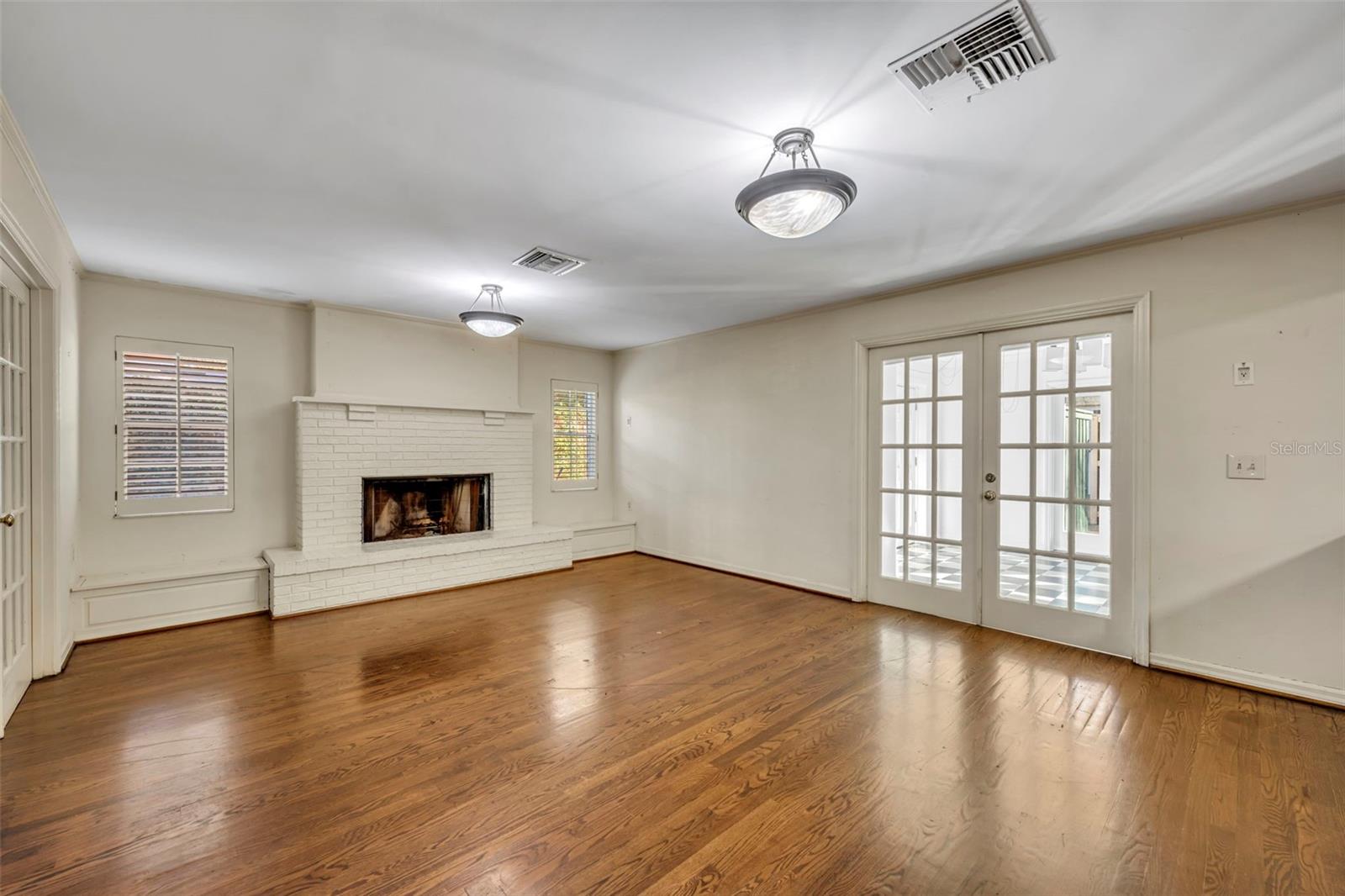 Image 6 of 36 For 1515 Orangewood Avenue