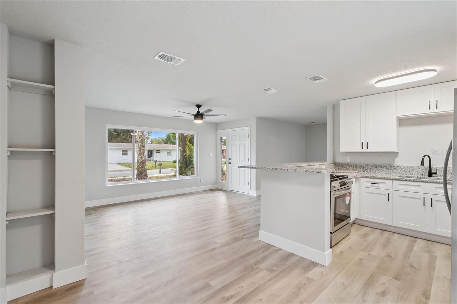 Image 13 of 40 For 140 N. Fairfax