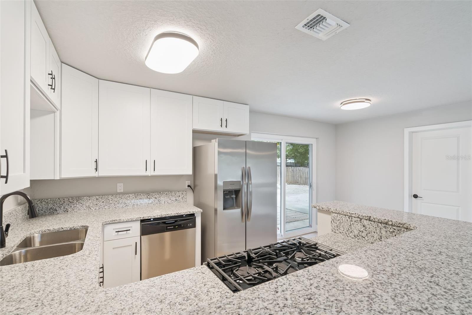 Image 16 of 40 For 140 N. Fairfax