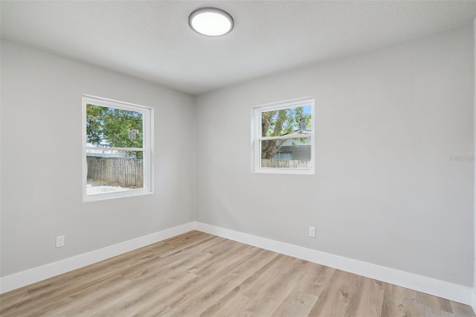 Image 22 of 40 For 140 N. Fairfax