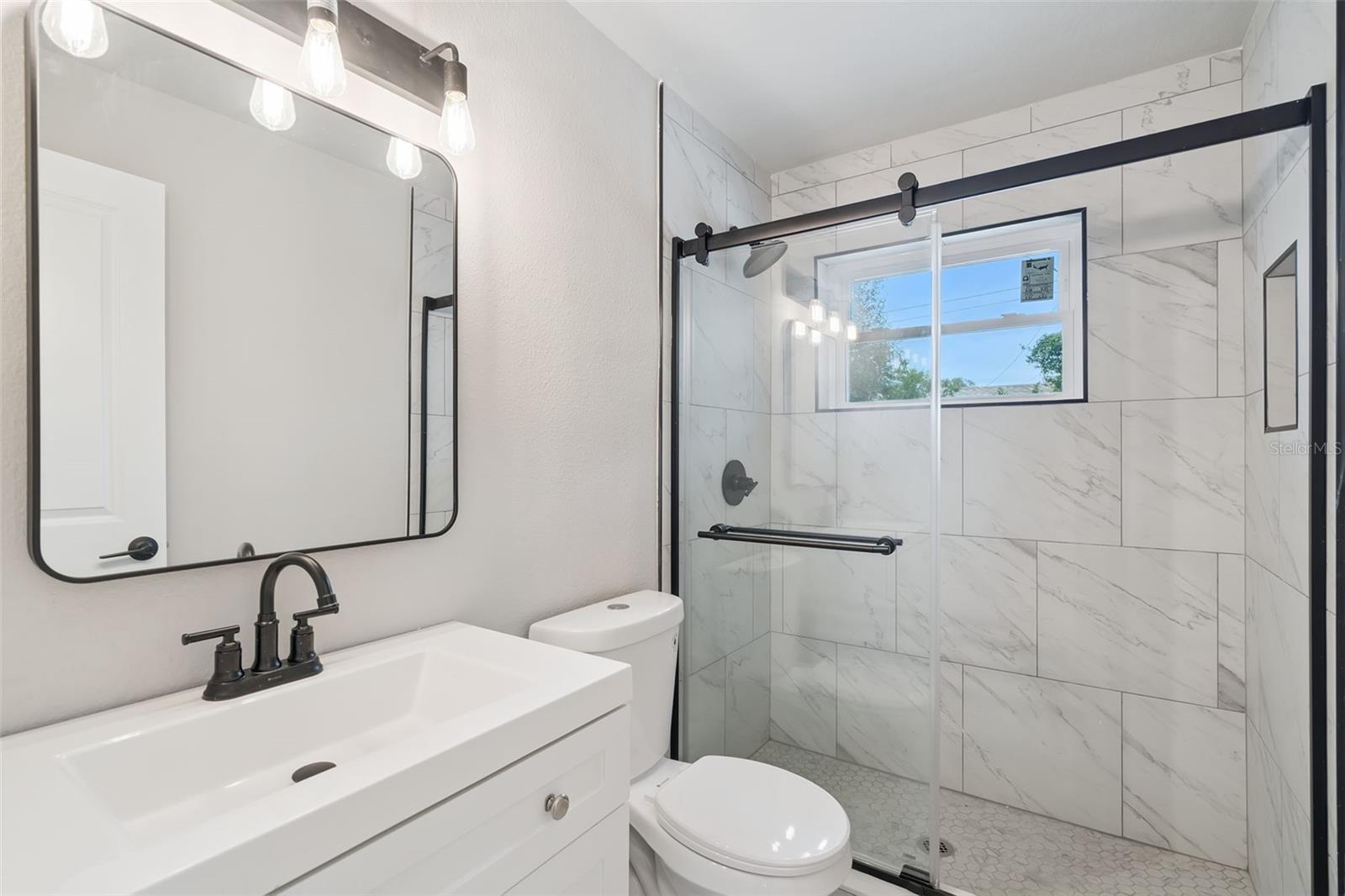 Image 24 of 40 For 140 N. Fairfax