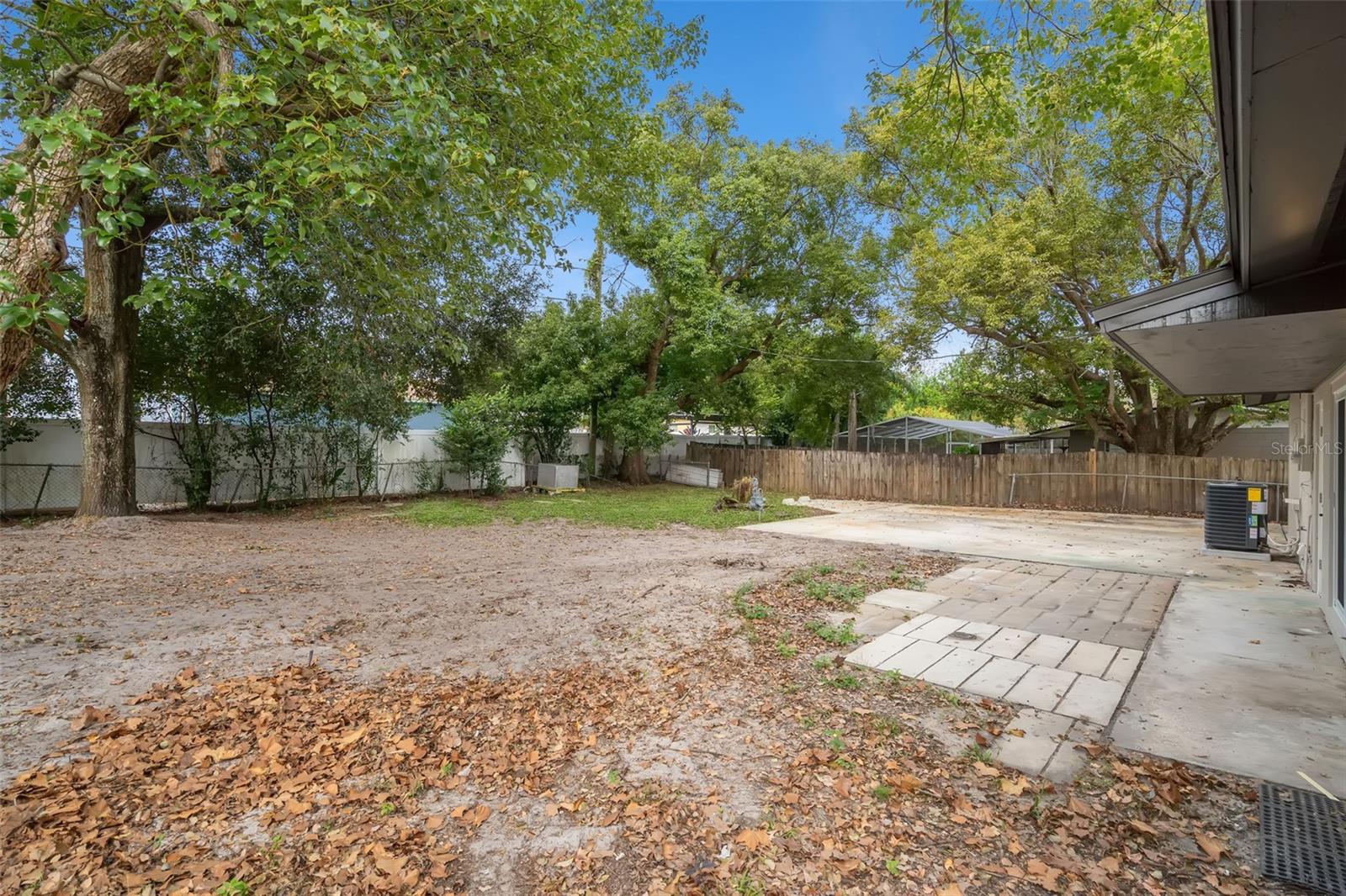 Image 28 of 40 For 140 N. Fairfax