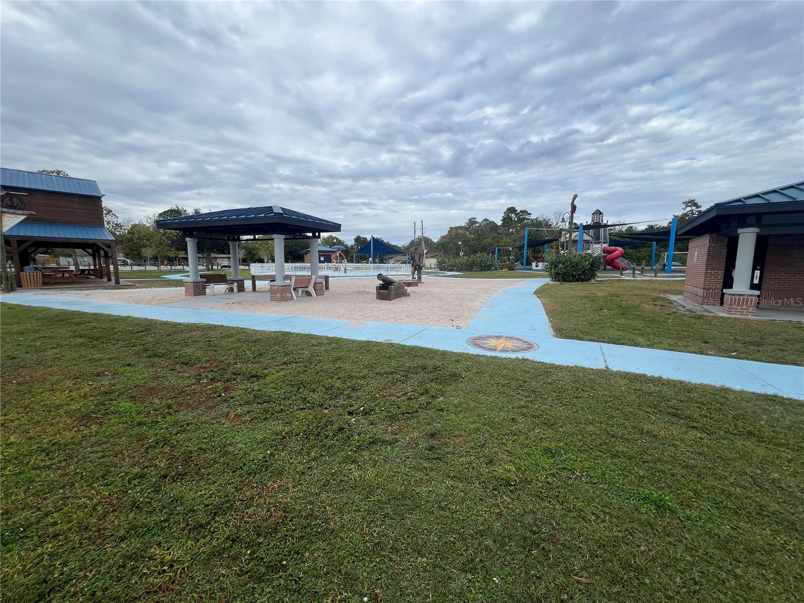 Image 36 of 40 For 140 N. Fairfax