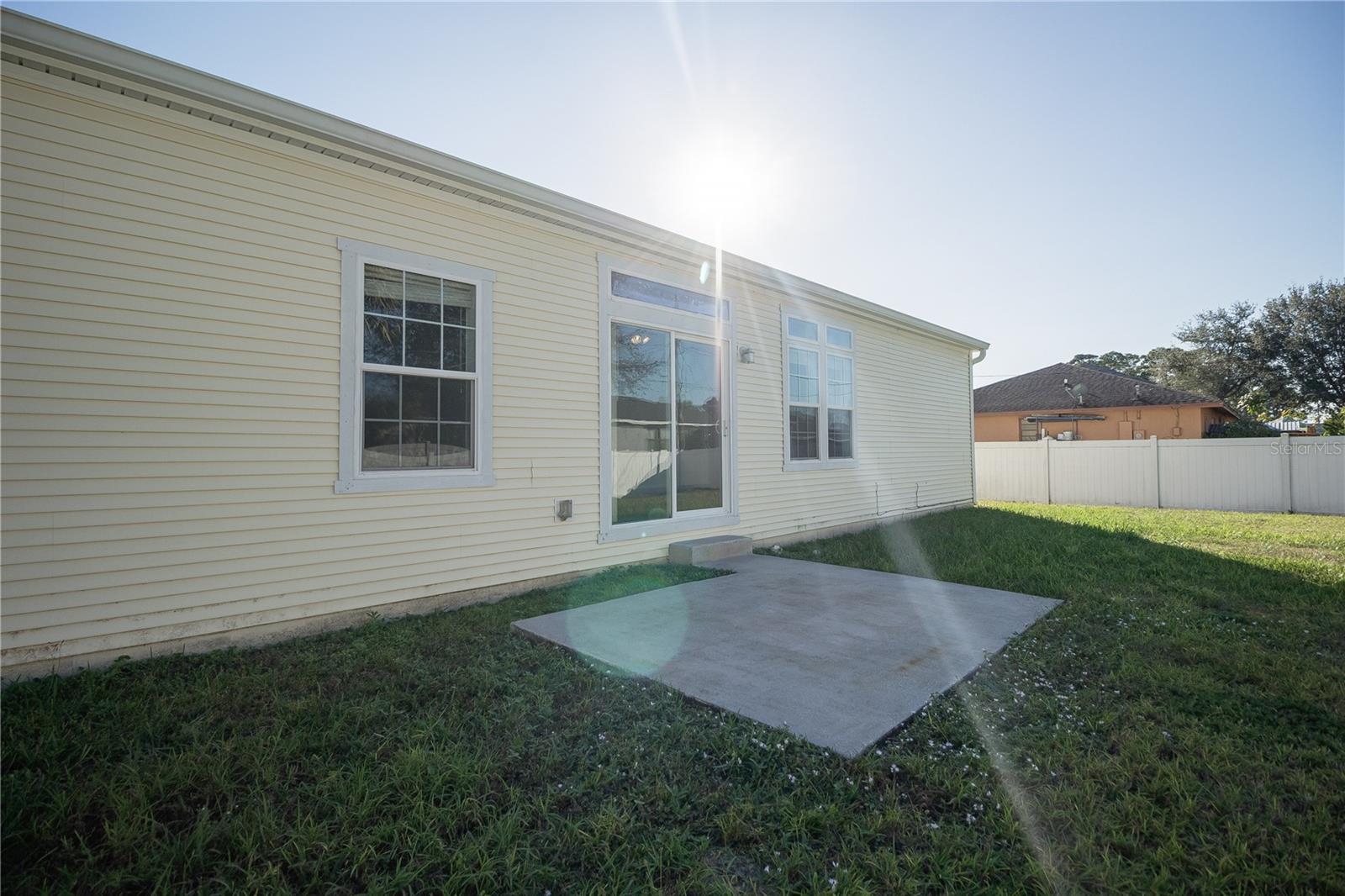 Image 21 of 39 For 1873 Nanton Street Nw