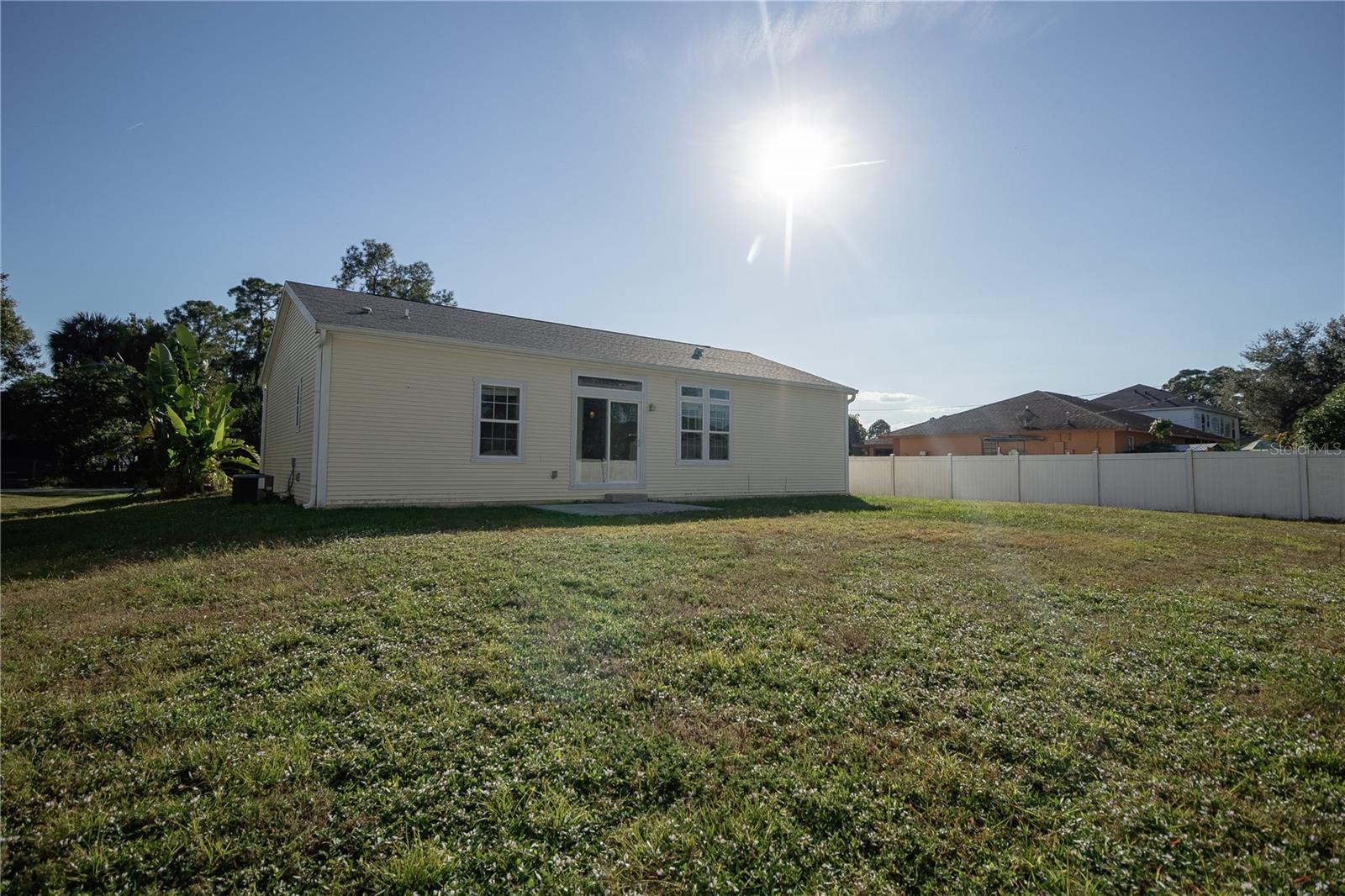 Image 25 of 39 For 1873 Nanton Street Nw