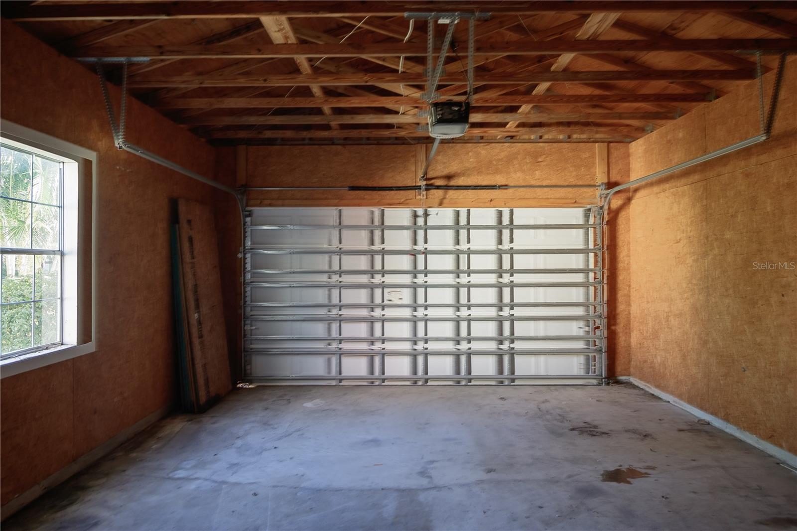 Image 31 of 39 For 1873 Nanton Street Nw