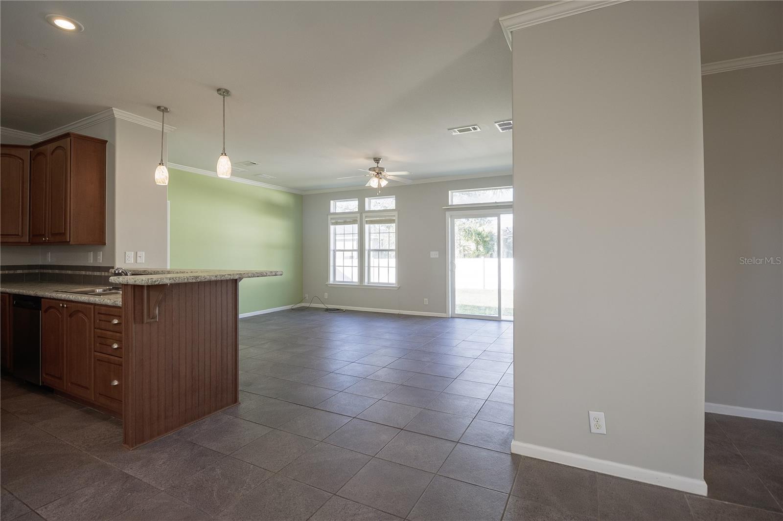 Image 7 of 39 For 1873 Nanton Street Nw