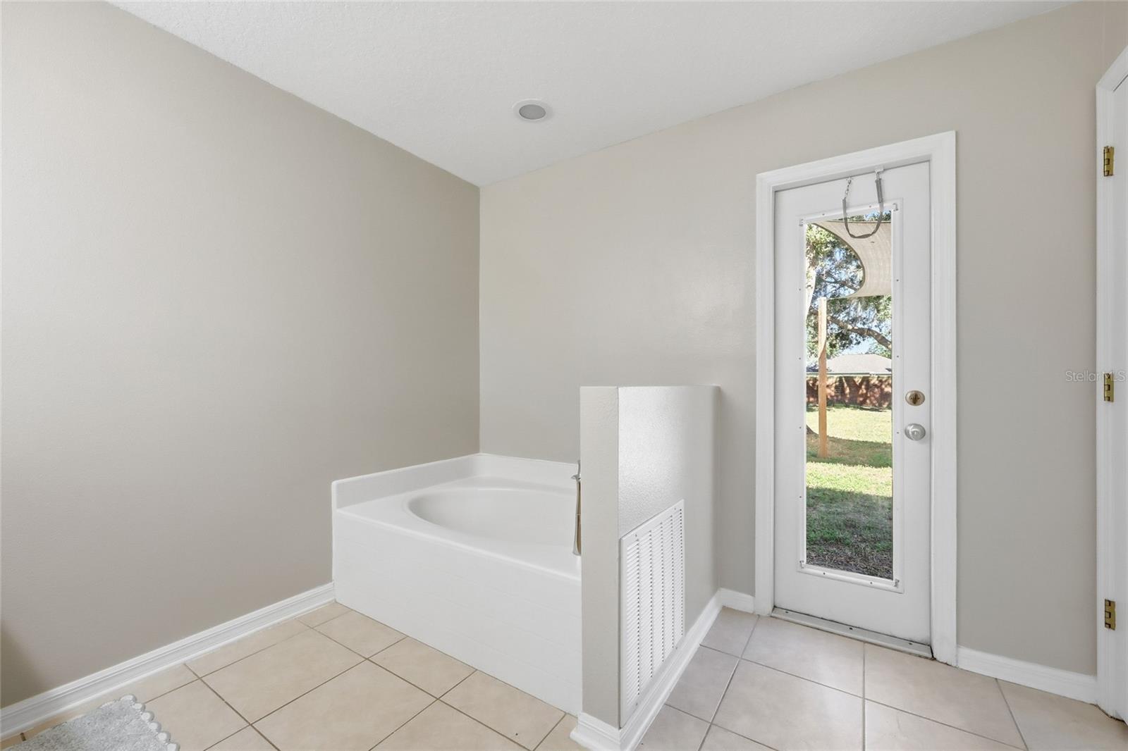 Image 24 of 43 For 539 Granite Circle