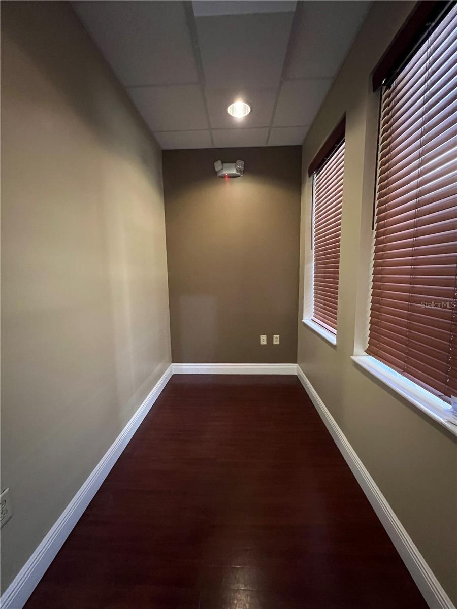 Image 4 of 17 For 1355 International Parkway 2471