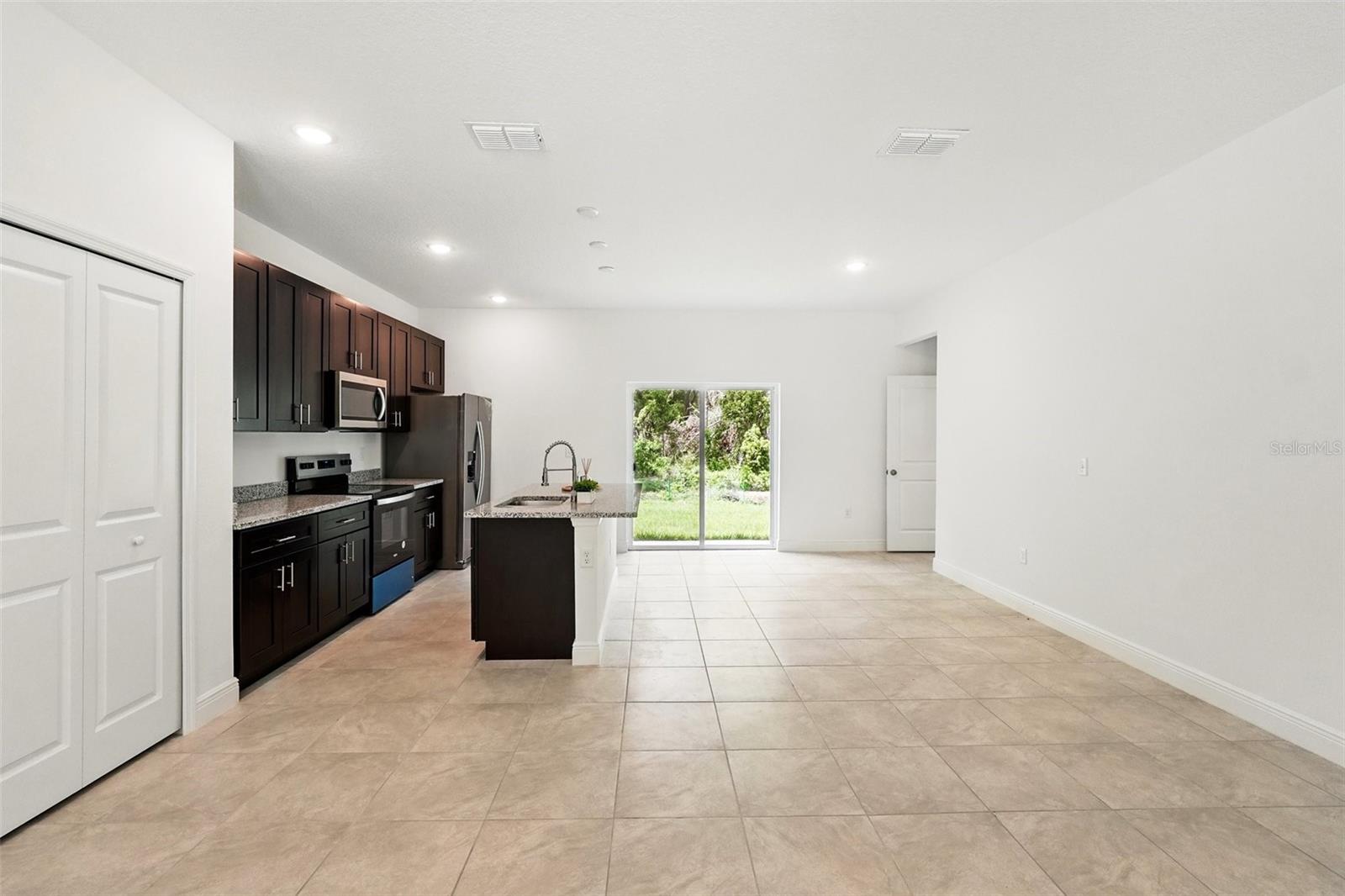 Image 17 of 35 For 7738 Creek Way