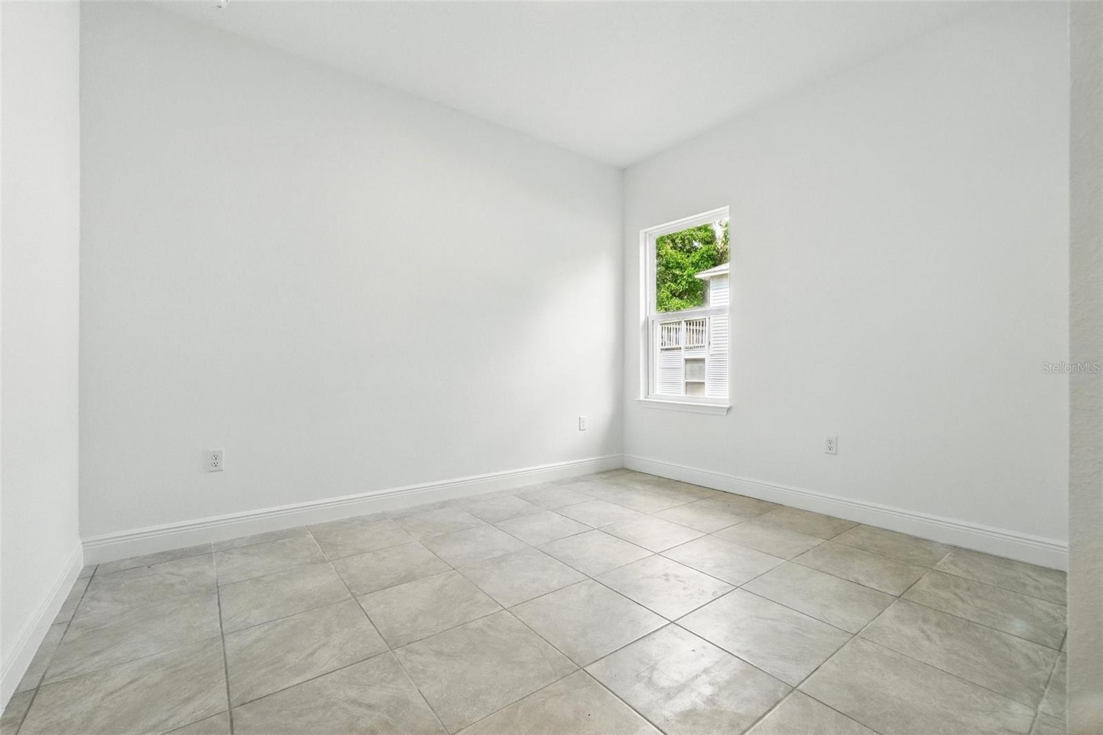 Image 23 of 35 For 7738 Creek Way