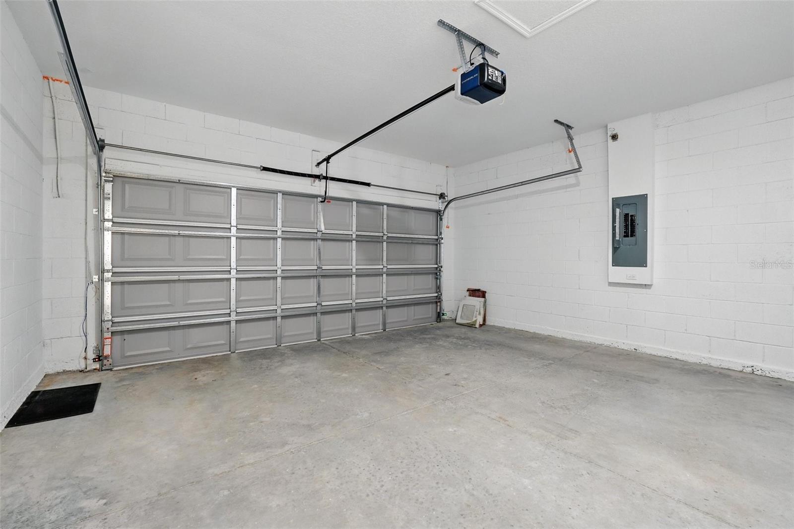 Image 31 of 35 For 7738 Creek Way