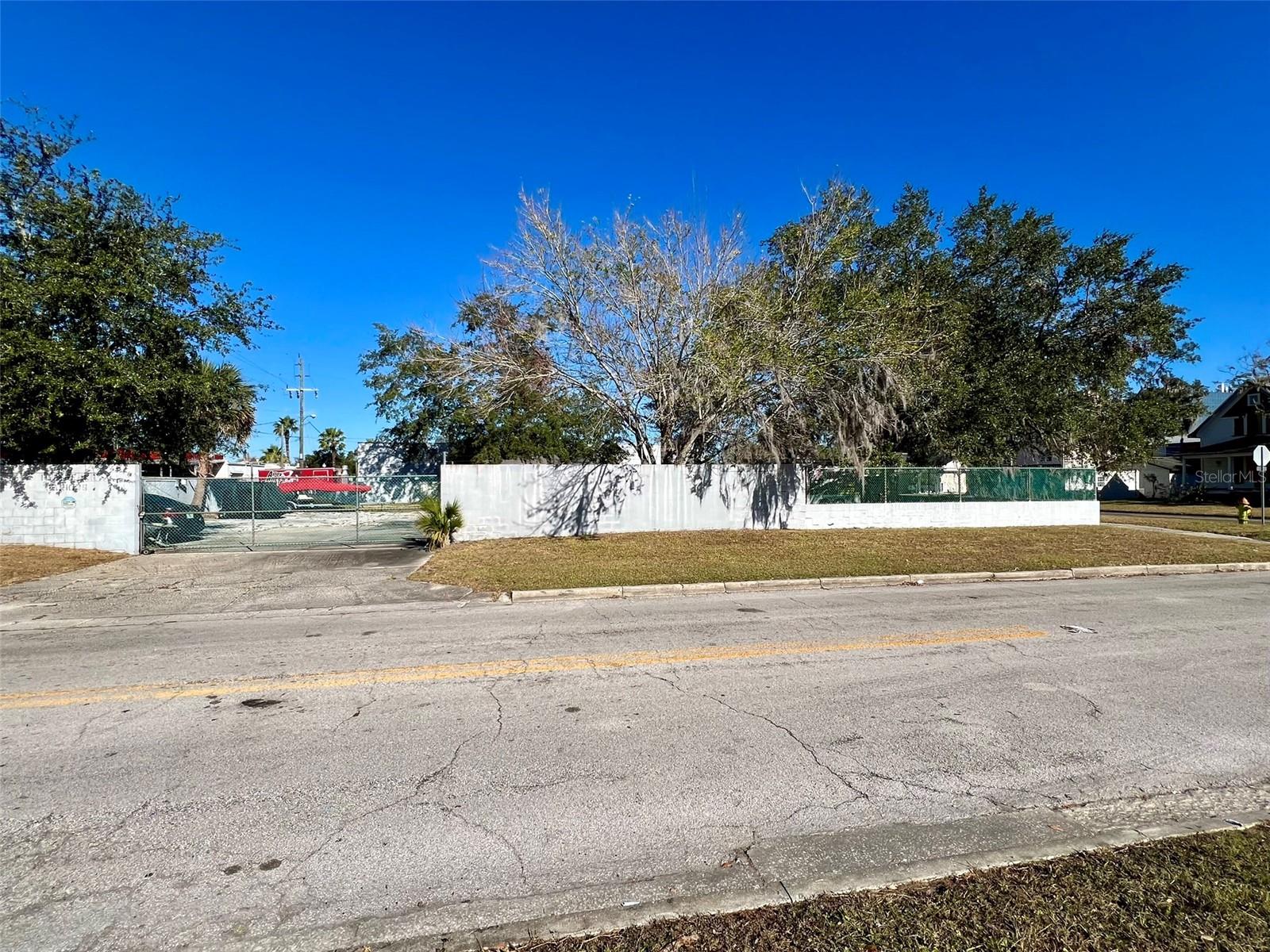 Image 10 of 13 For 120 Laurel Avenue