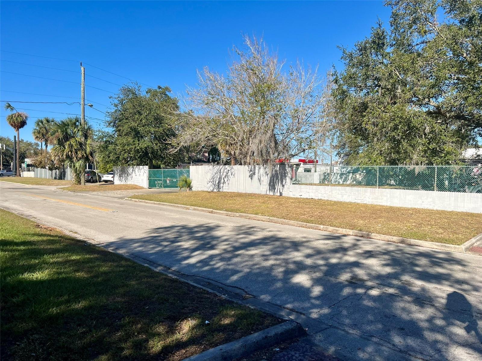 Image 11 of 13 For 120 Laurel Avenue