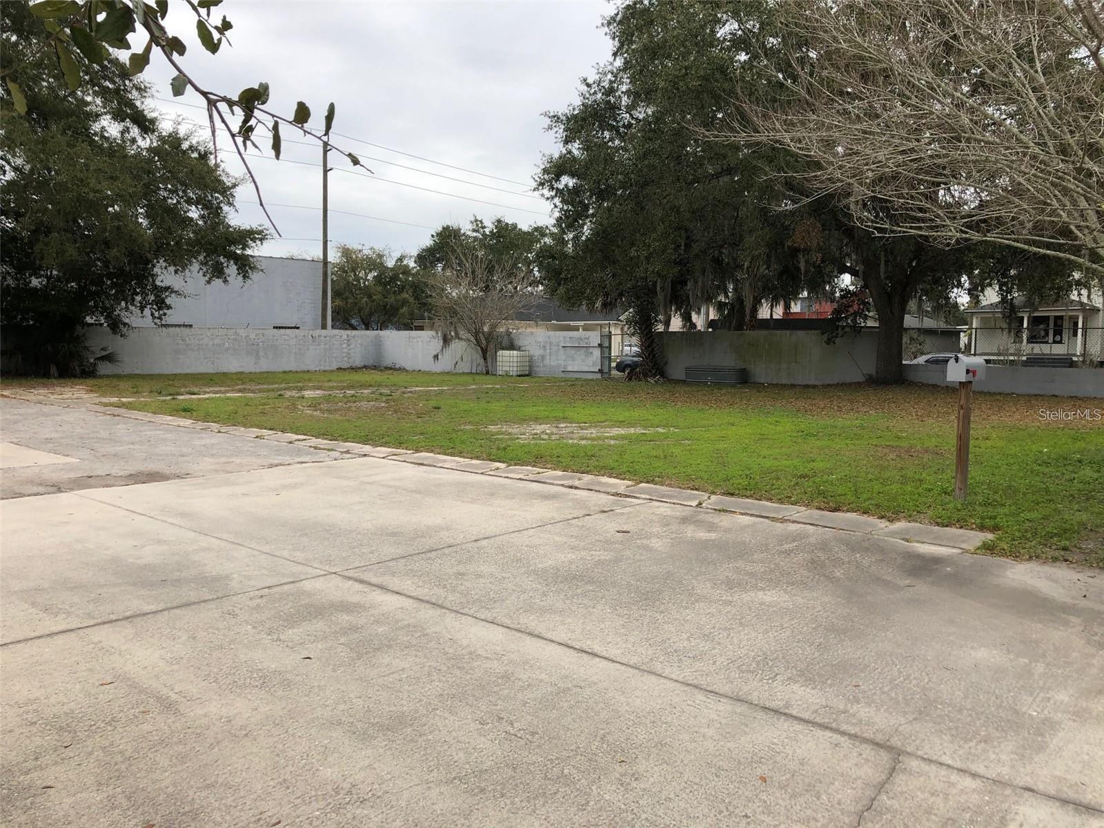 Image 12 of 13 For 120 Laurel Avenue