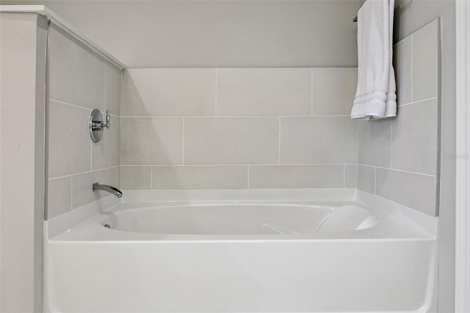 Image 16 of 30 For 16300 County Road 455 302