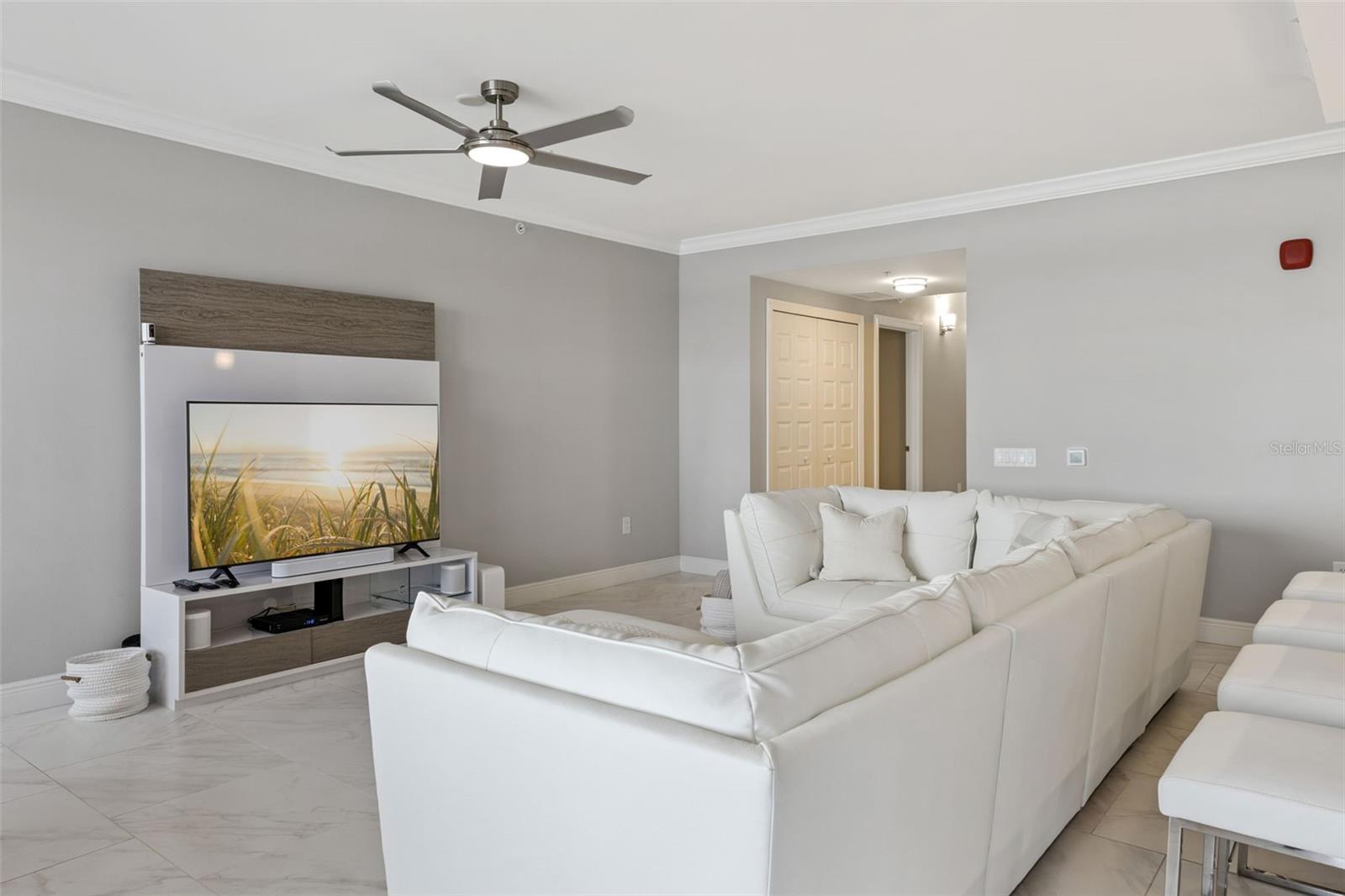 Image 5 of 30 For 16300 County Road 455 302