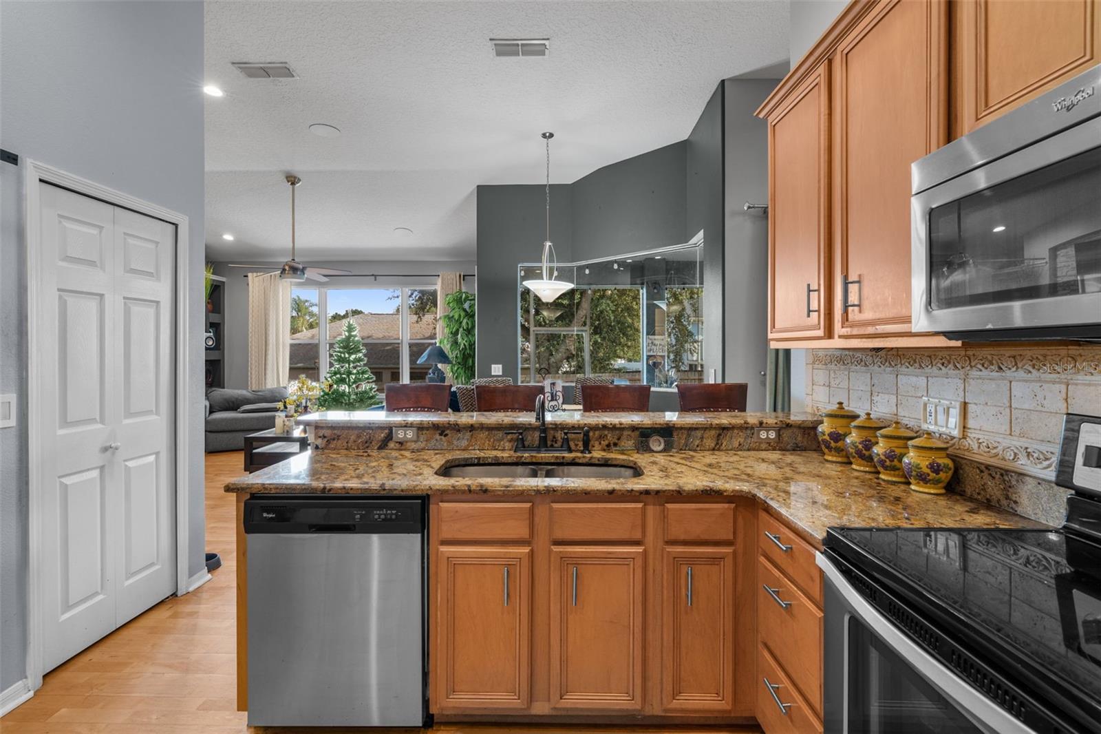 Image 14 of 42 For 1381 Shelter Rock Road