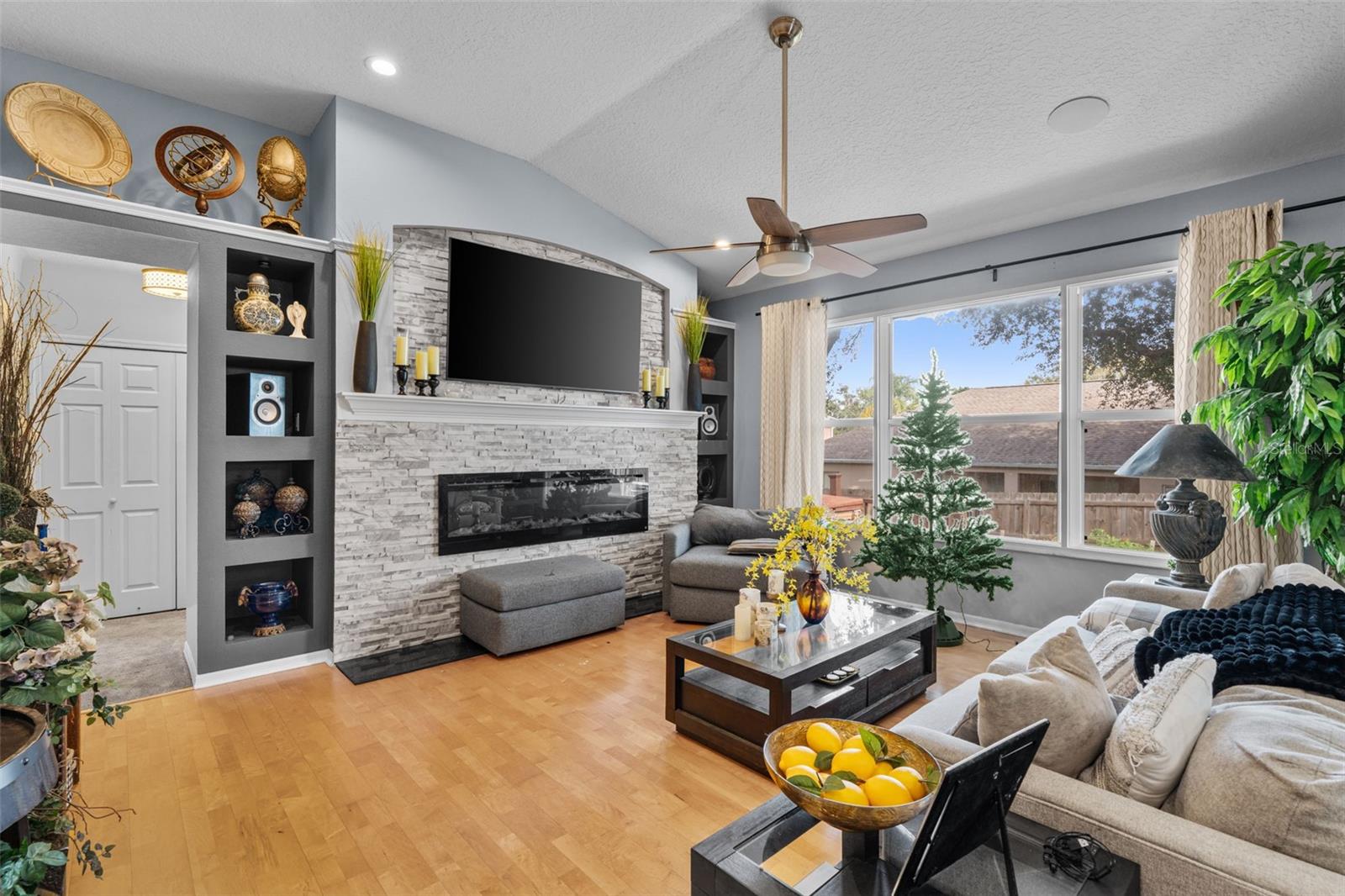 Image 16 of 42 For 1381 Shelter Rock Road