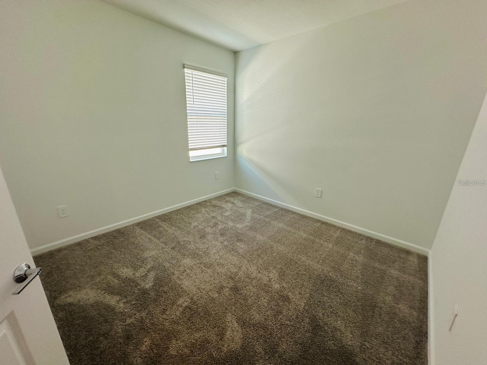 Image 21 of 26 For 2665 Armstrong Avenue