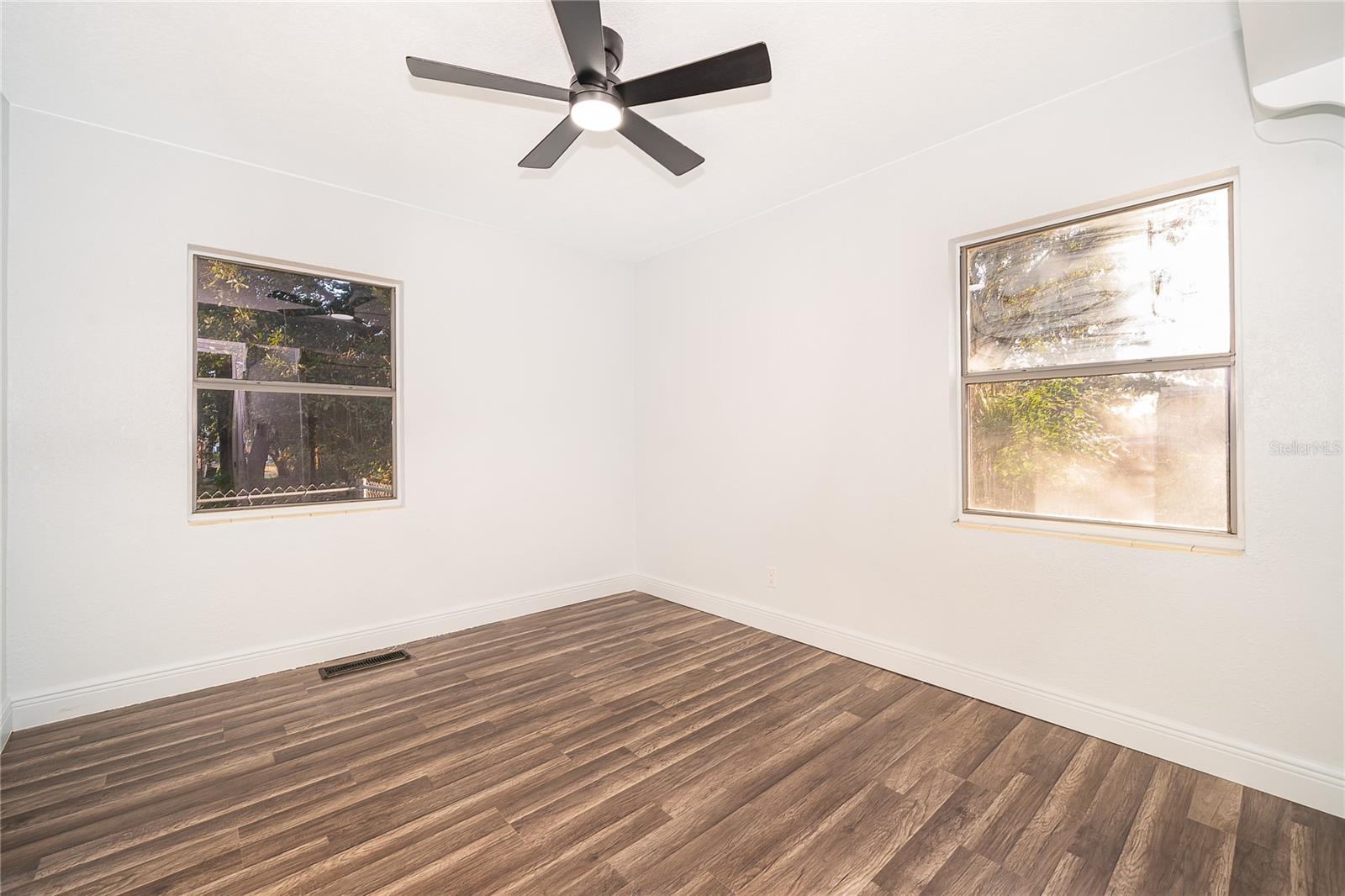 Image 17 of 24 For 520 Hillside Drive