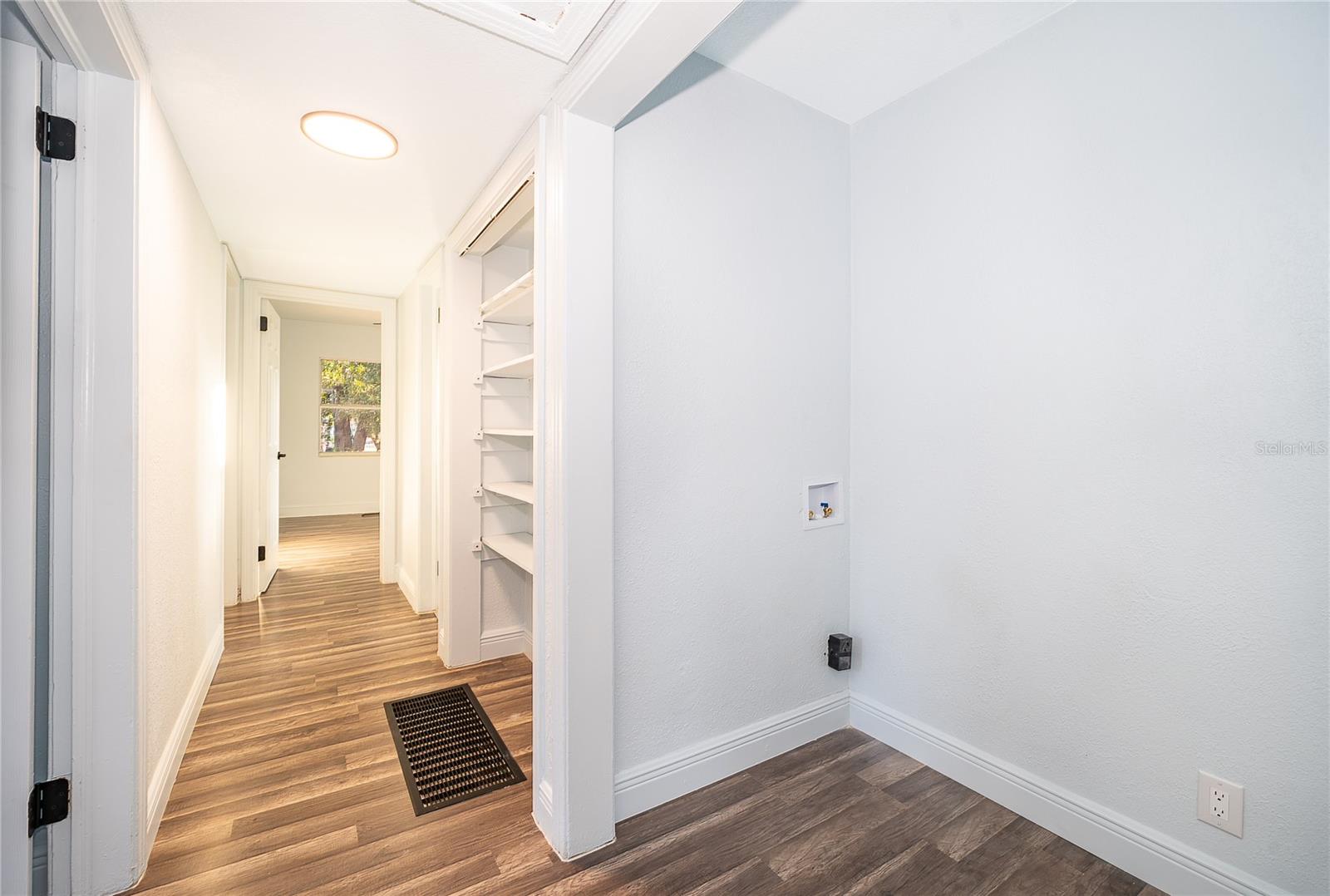 Image 23 of 24 For 520 Hillside Drive