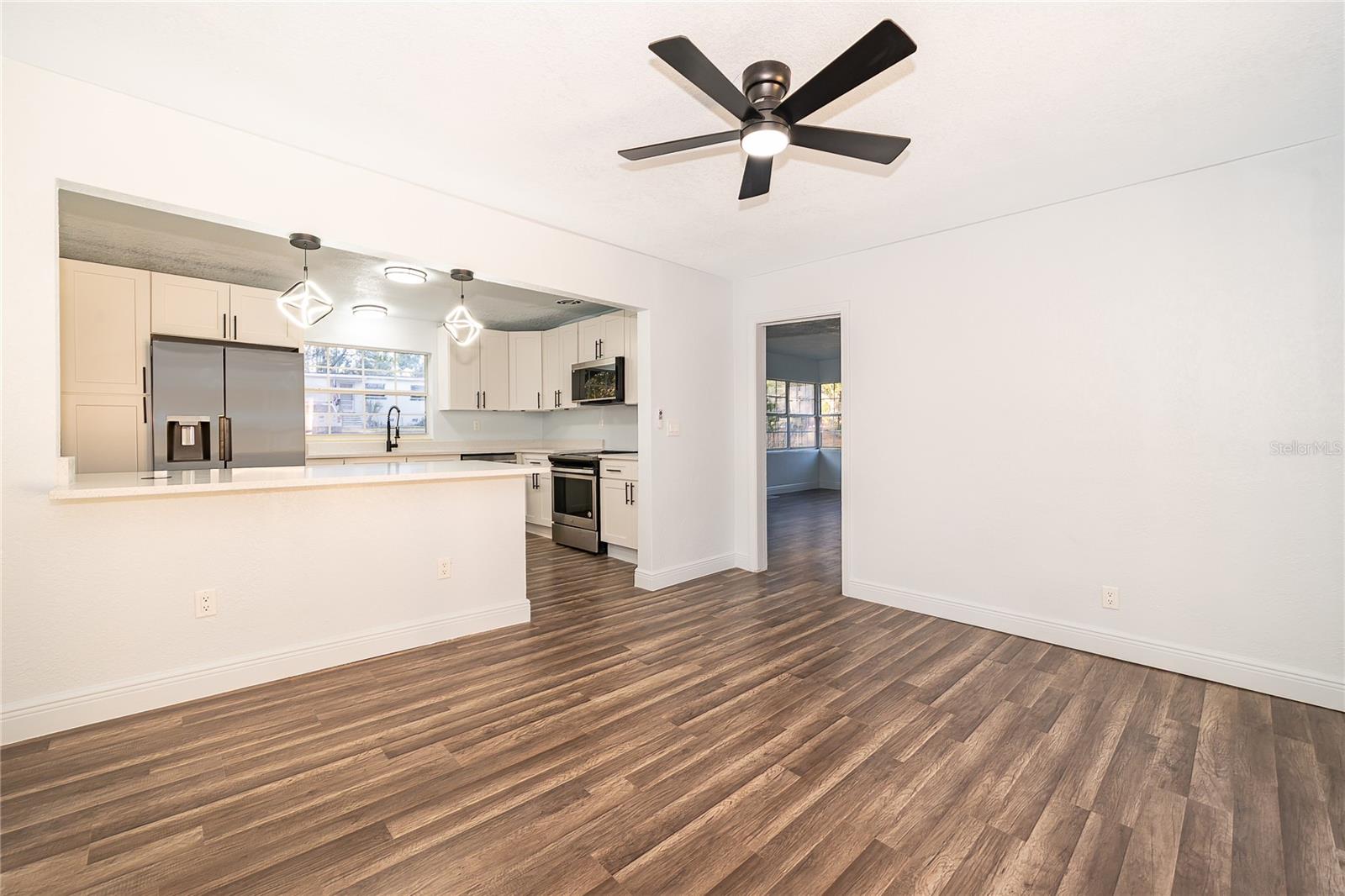 Image 7 of 24 For 520 Hillside Drive