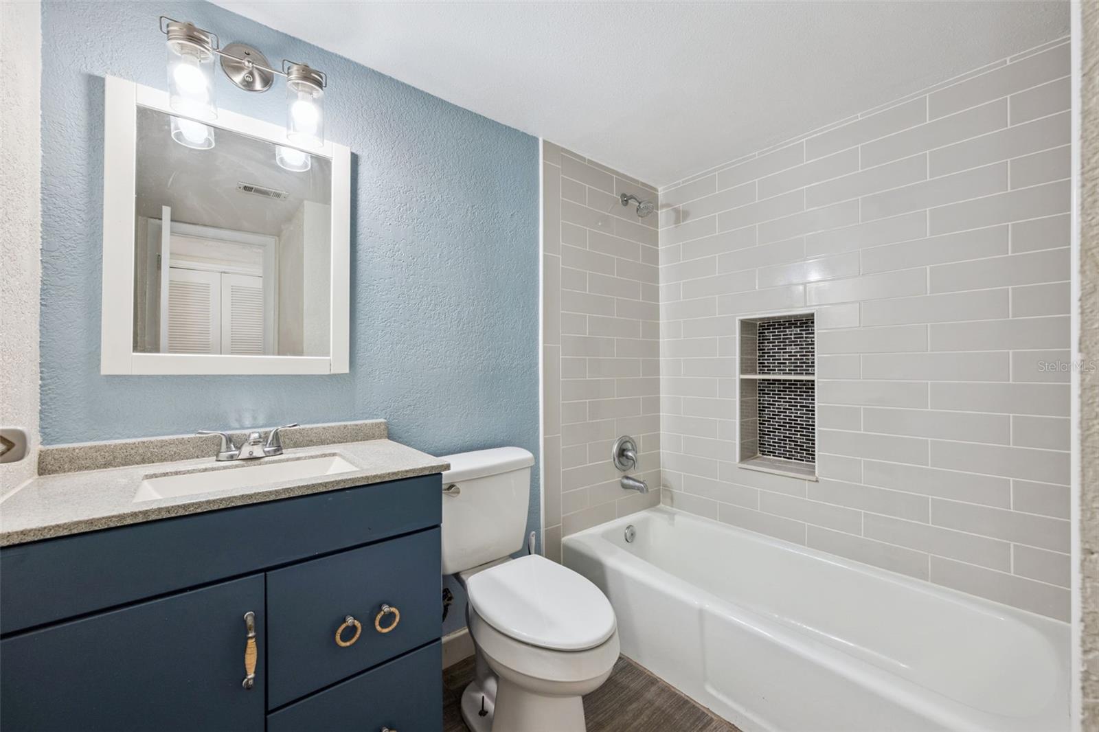 Image 17 of 57 For 5363 Hansel Avenue 9