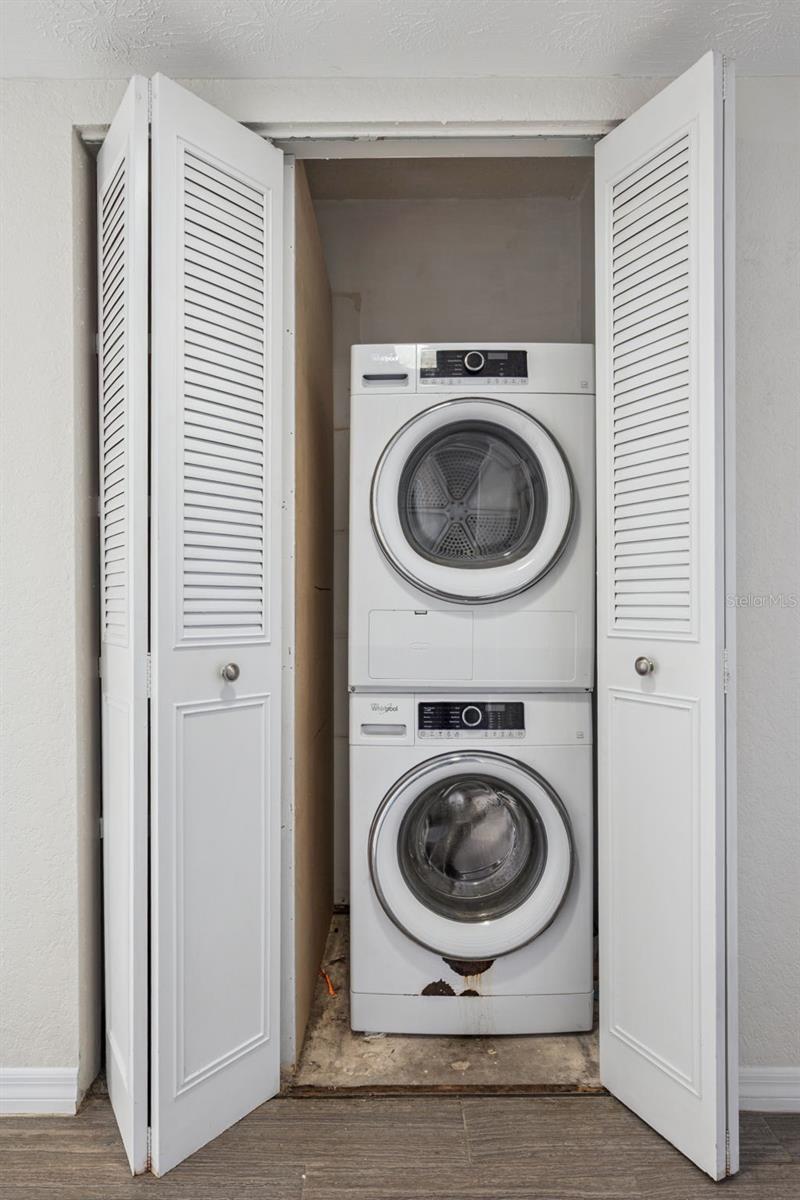 Image 19 of 57 For 5363 Hansel Avenue 9