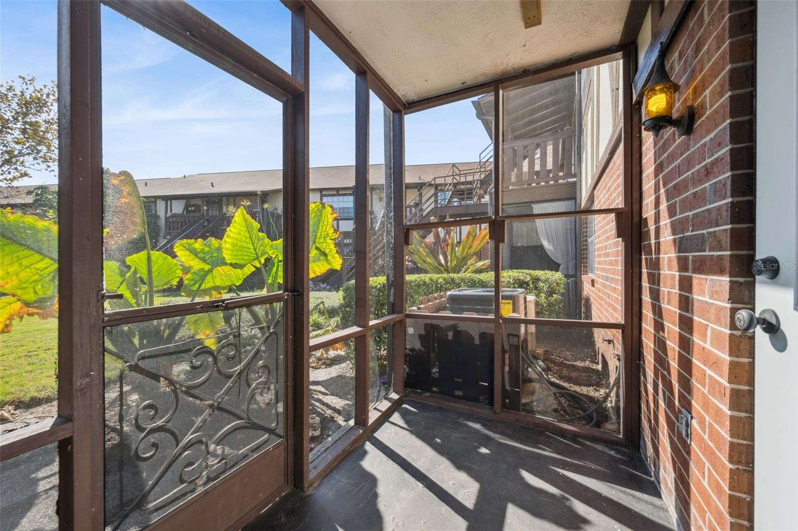 Image 21 of 57 For 5363 Hansel Avenue 9