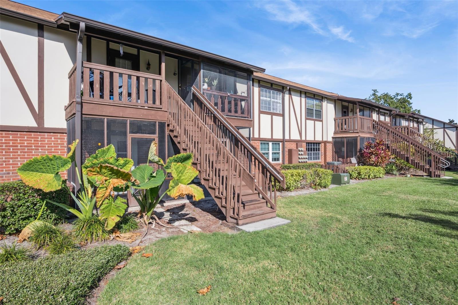 Image 22 of 57 For 5363 Hansel Avenue 9