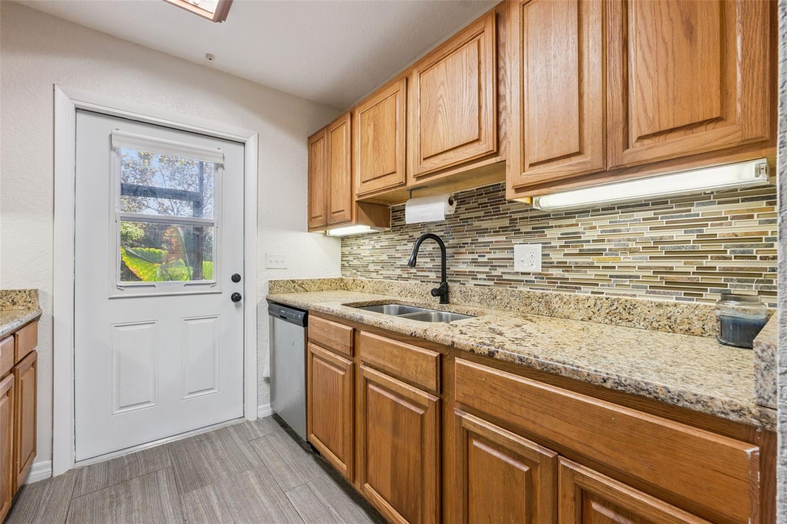 Image 6 of 57 For 5363 Hansel Avenue 9