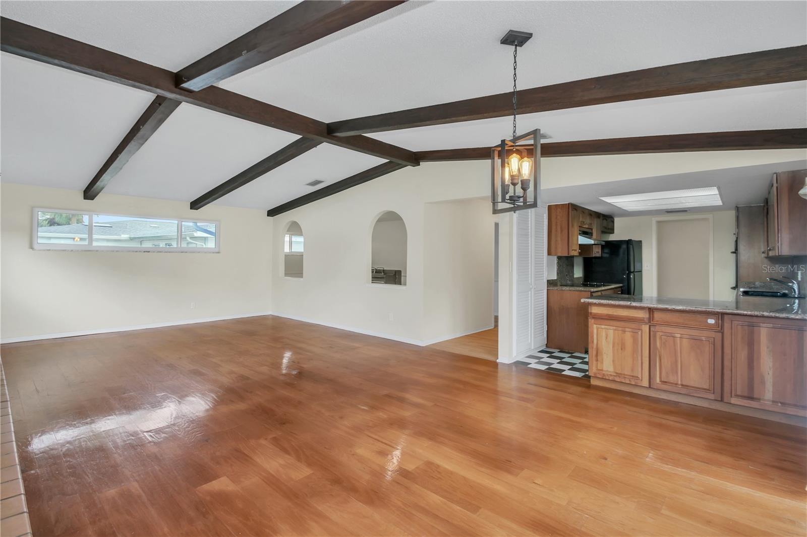 Image 11 of 33 For 445 Desoto Drive