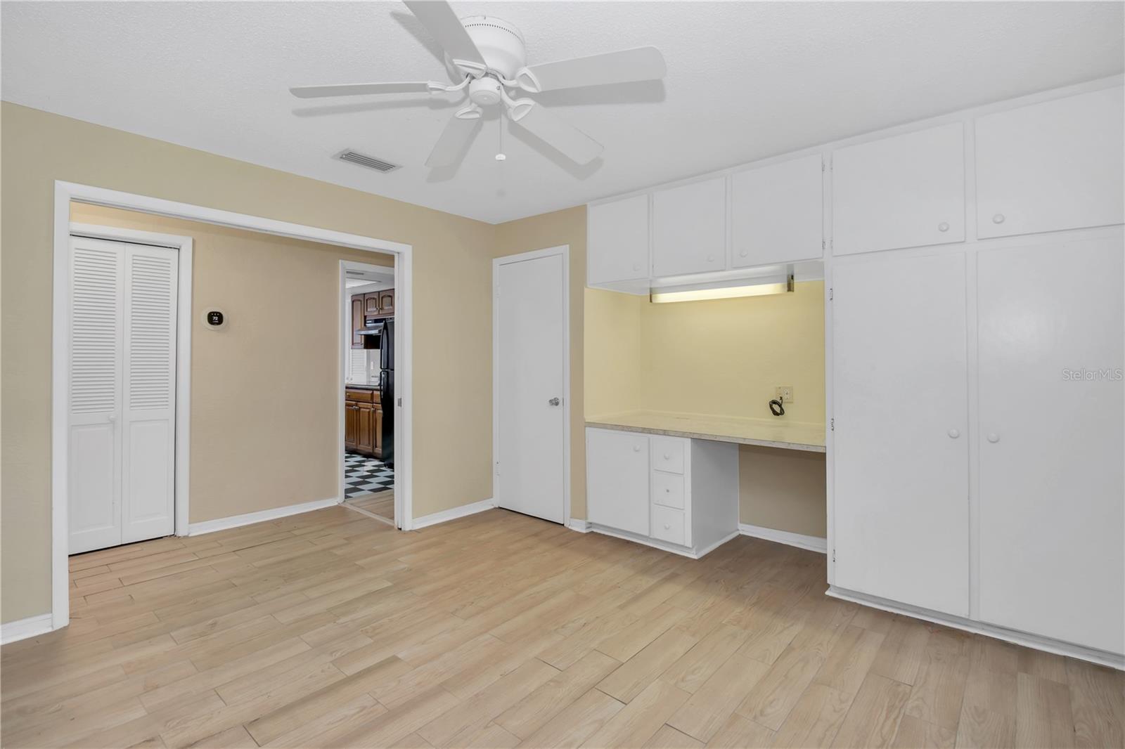 Image 19 of 33 For 445 Desoto Drive