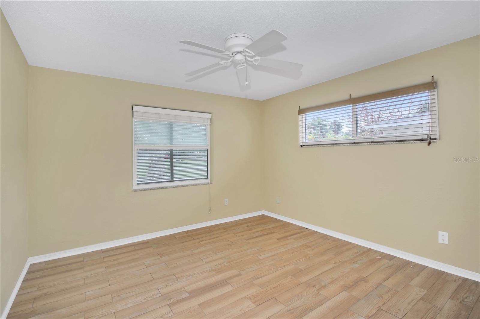 Image 22 of 33 For 445 Desoto Drive