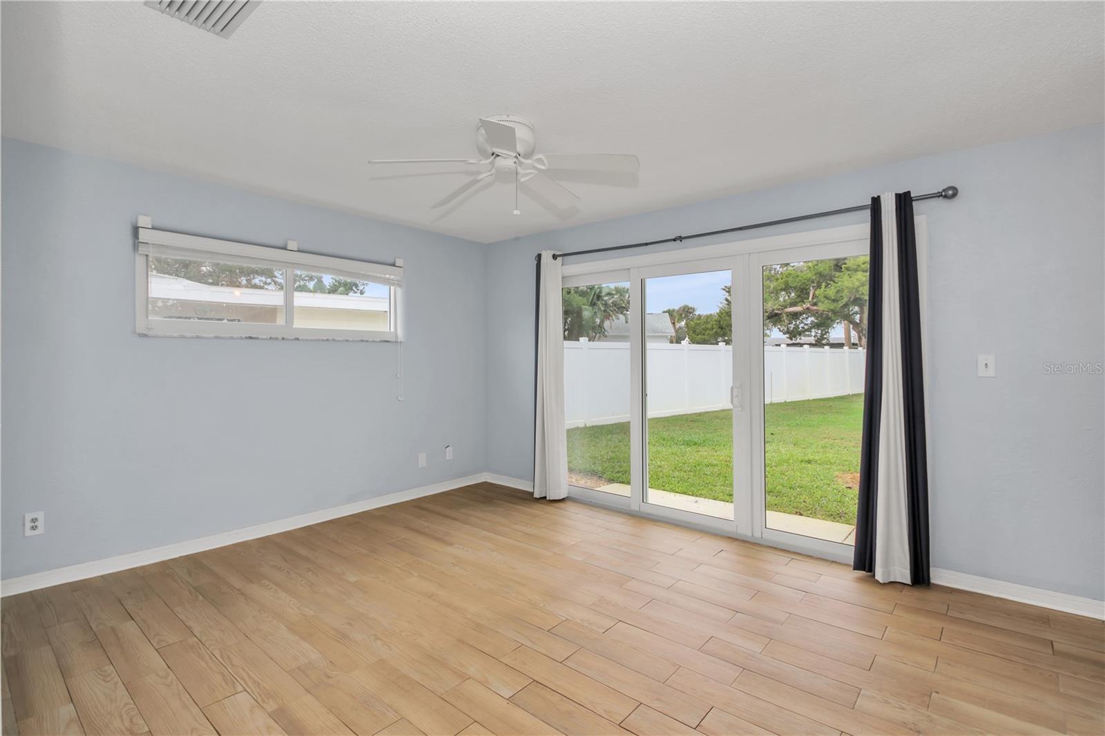 Image 24 of 33 For 445 Desoto Drive