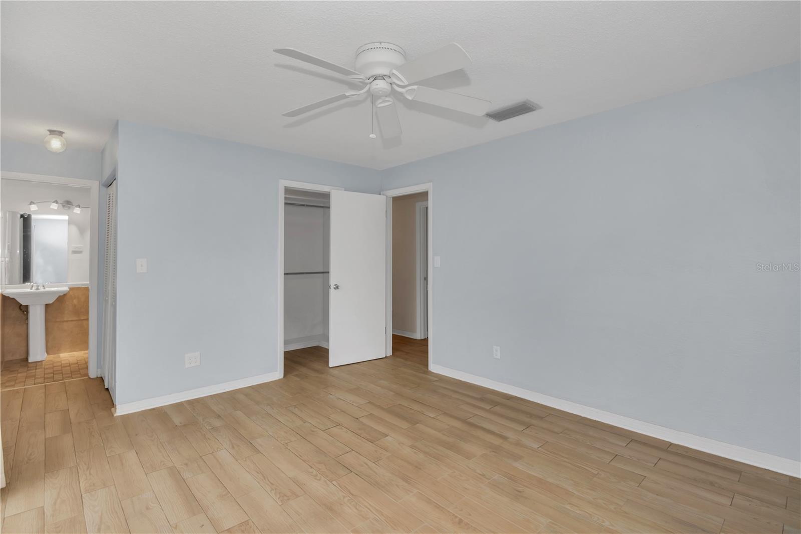 Image 25 of 33 For 445 Desoto Drive