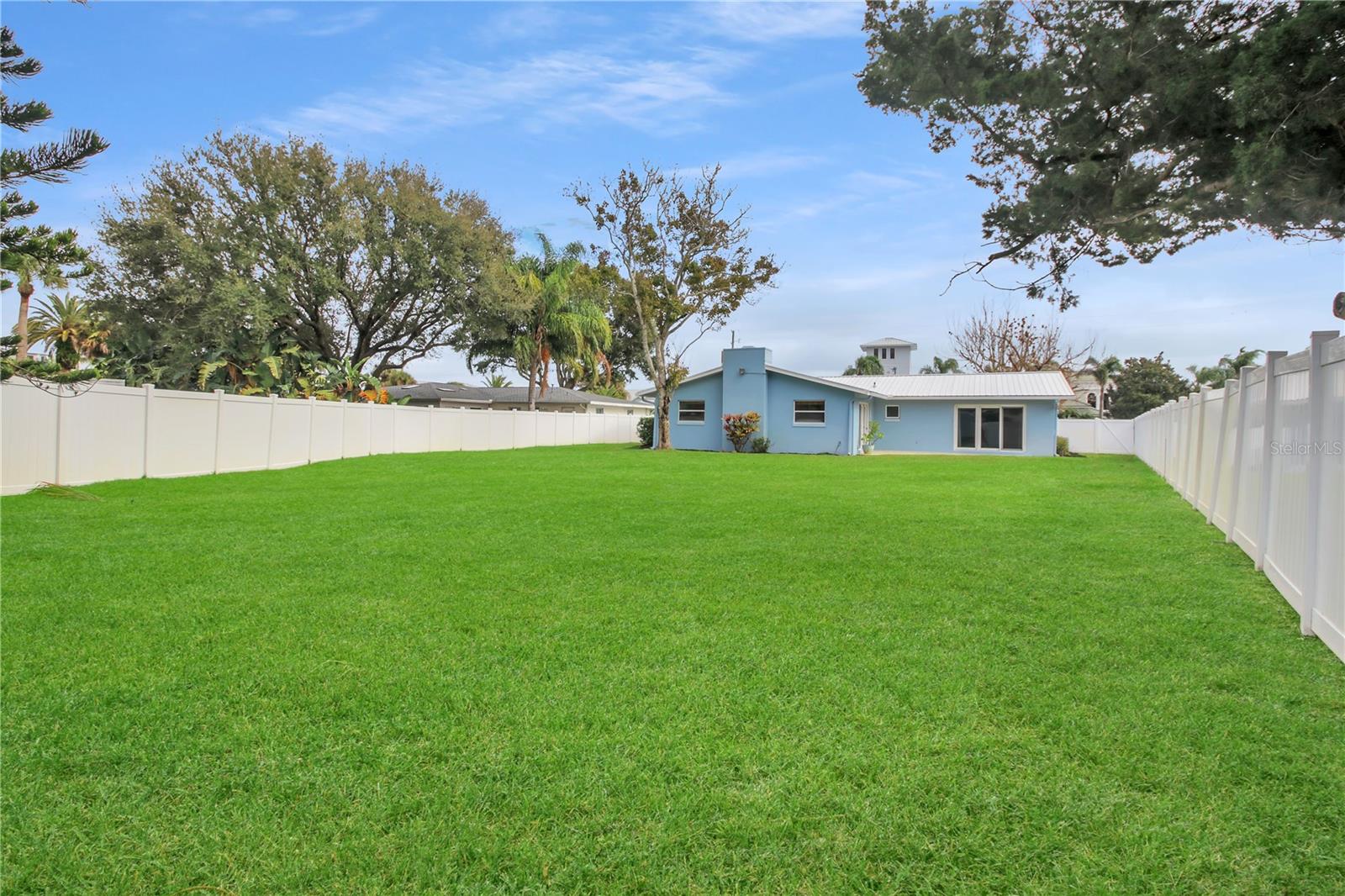 Image 28 of 33 For 445 Desoto Drive