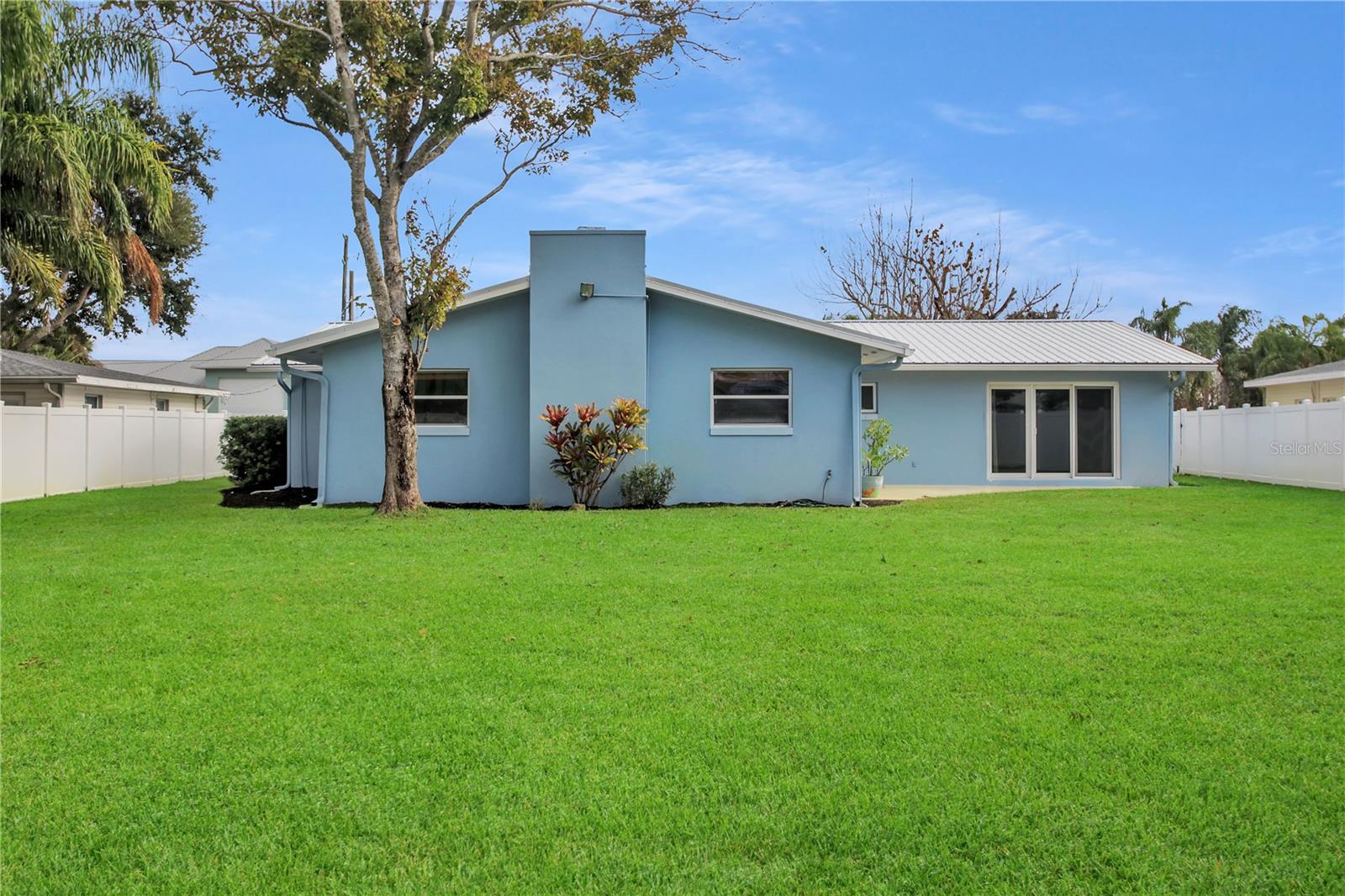 Image 29 of 33 For 445 Desoto Drive