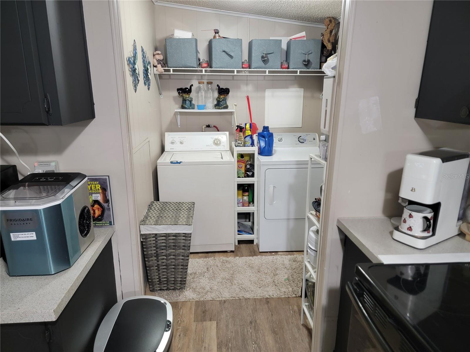 Image 7 of 22 For 187 Imperial Dr N