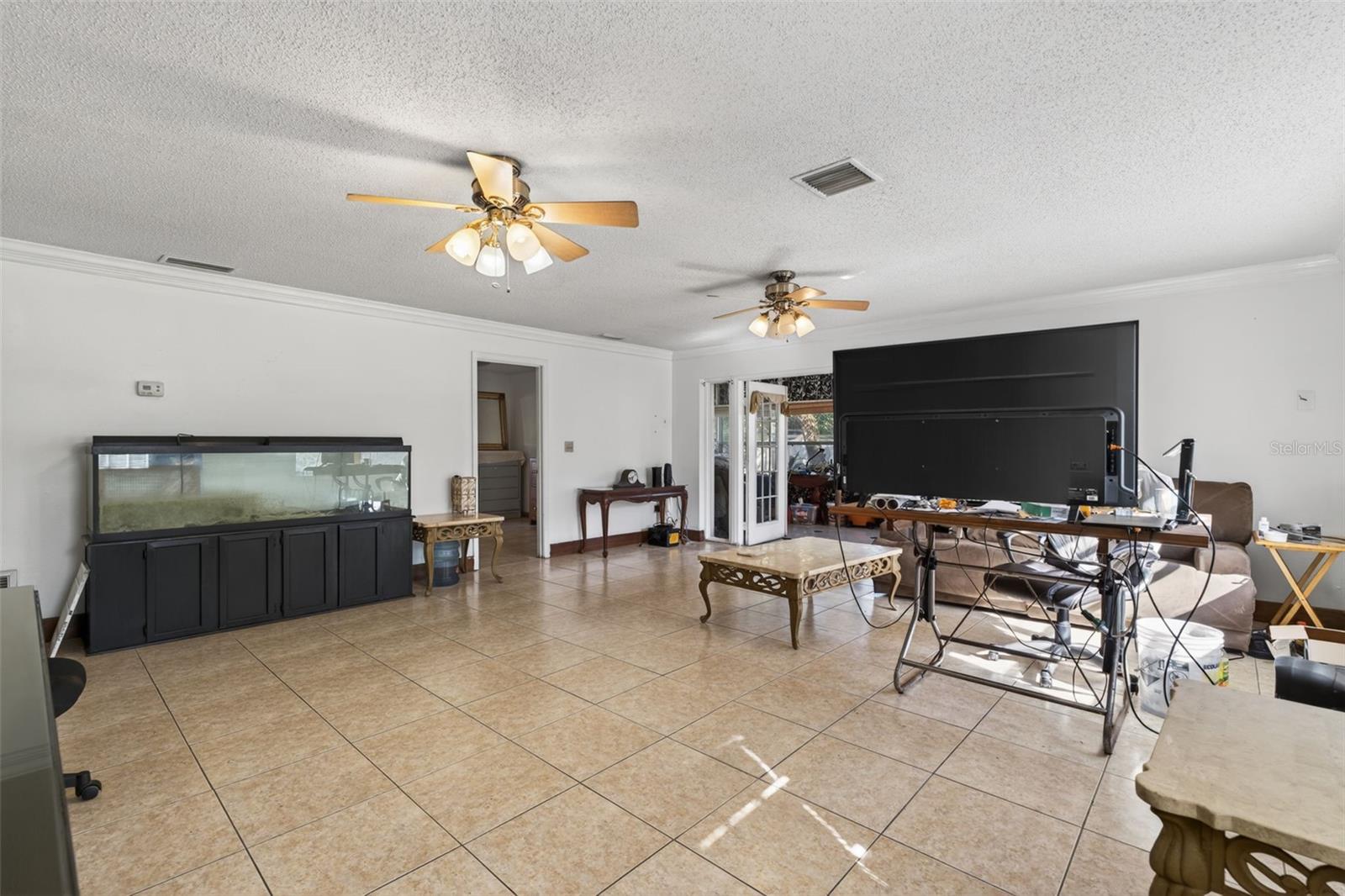 Image 13 of 44 For 5221 Chenault Avenue