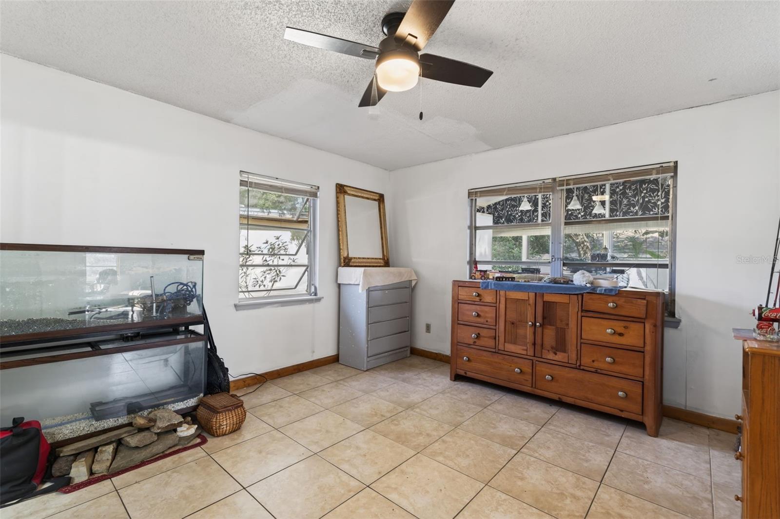 Image 14 of 44 For 5221 Chenault Avenue