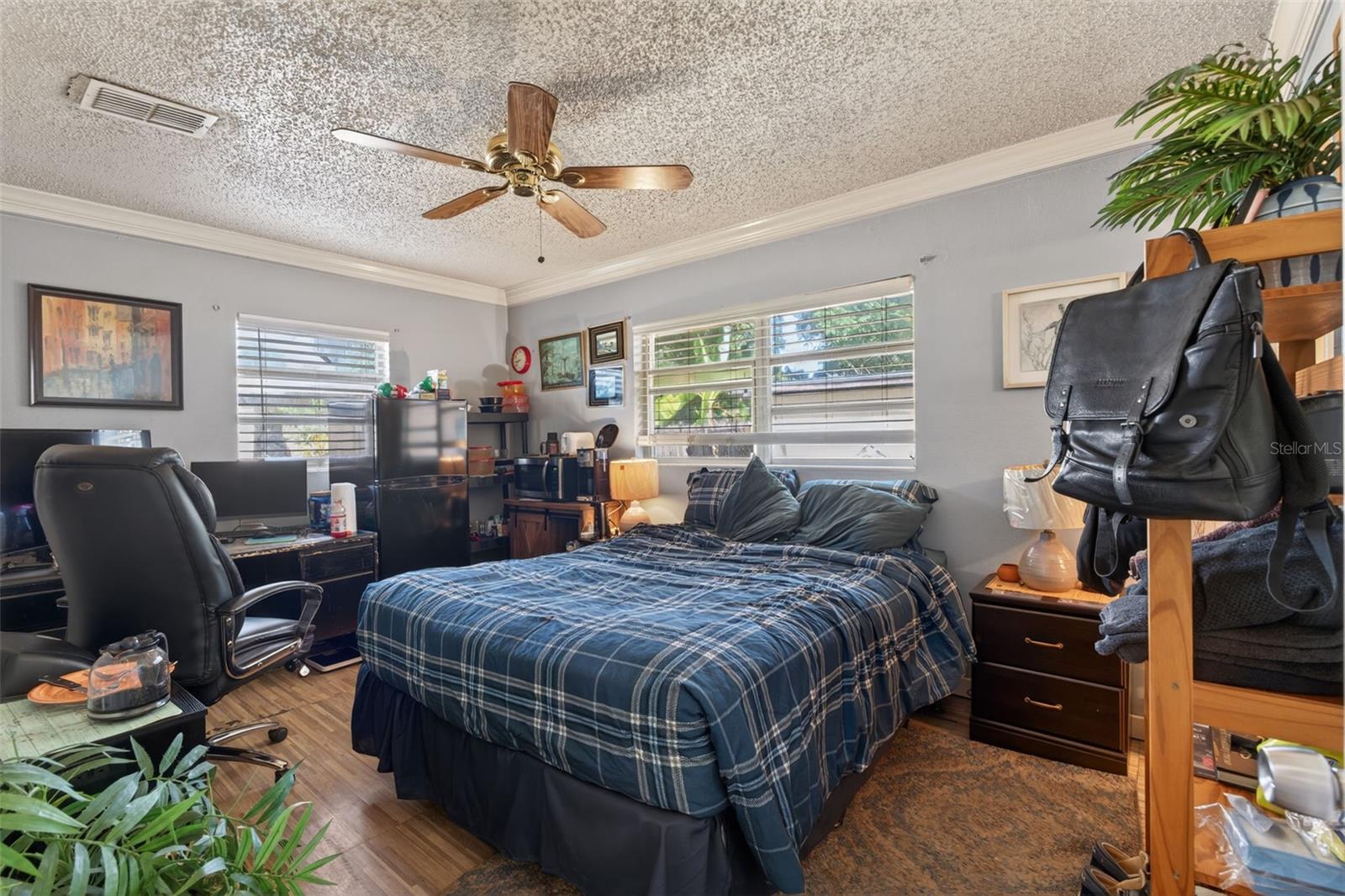 Image 21 of 44 For 5221 Chenault Avenue