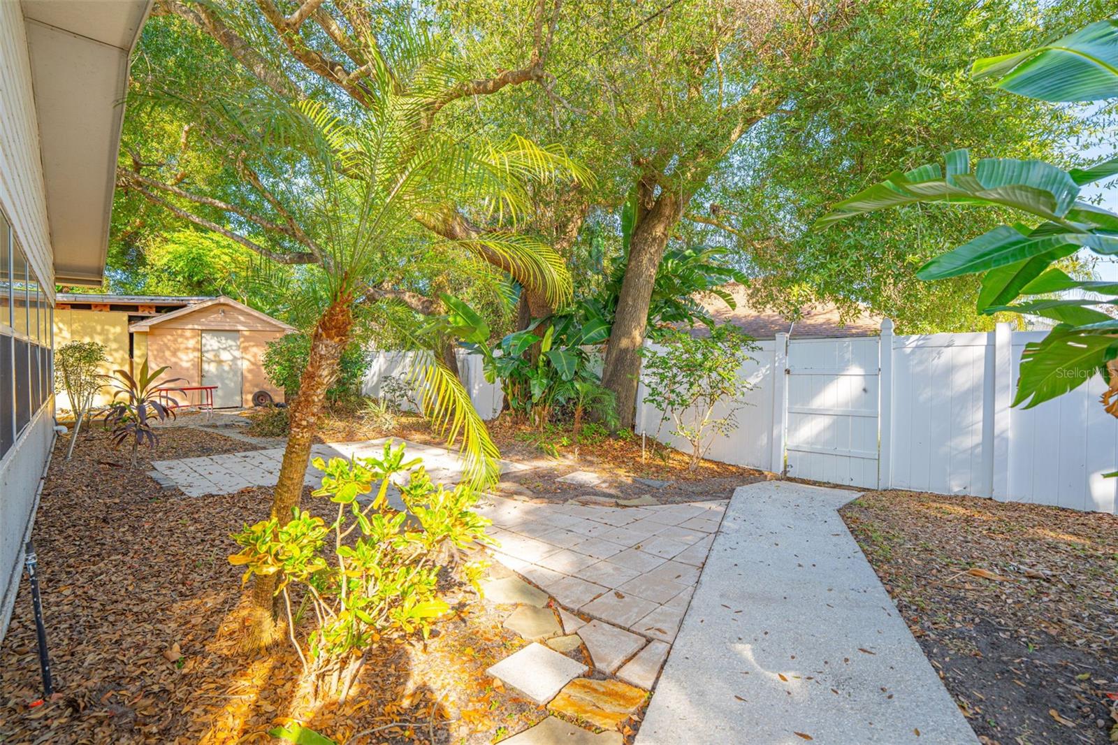 Image 28 of 44 For 5221 Chenault Avenue