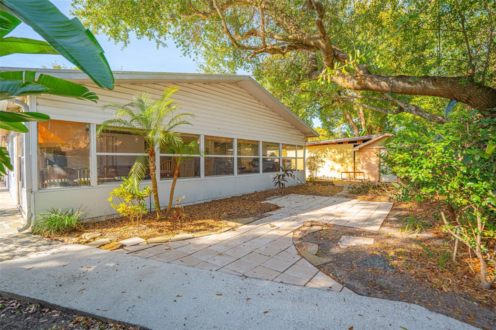 Image 29 of 44 For 5221 Chenault Avenue