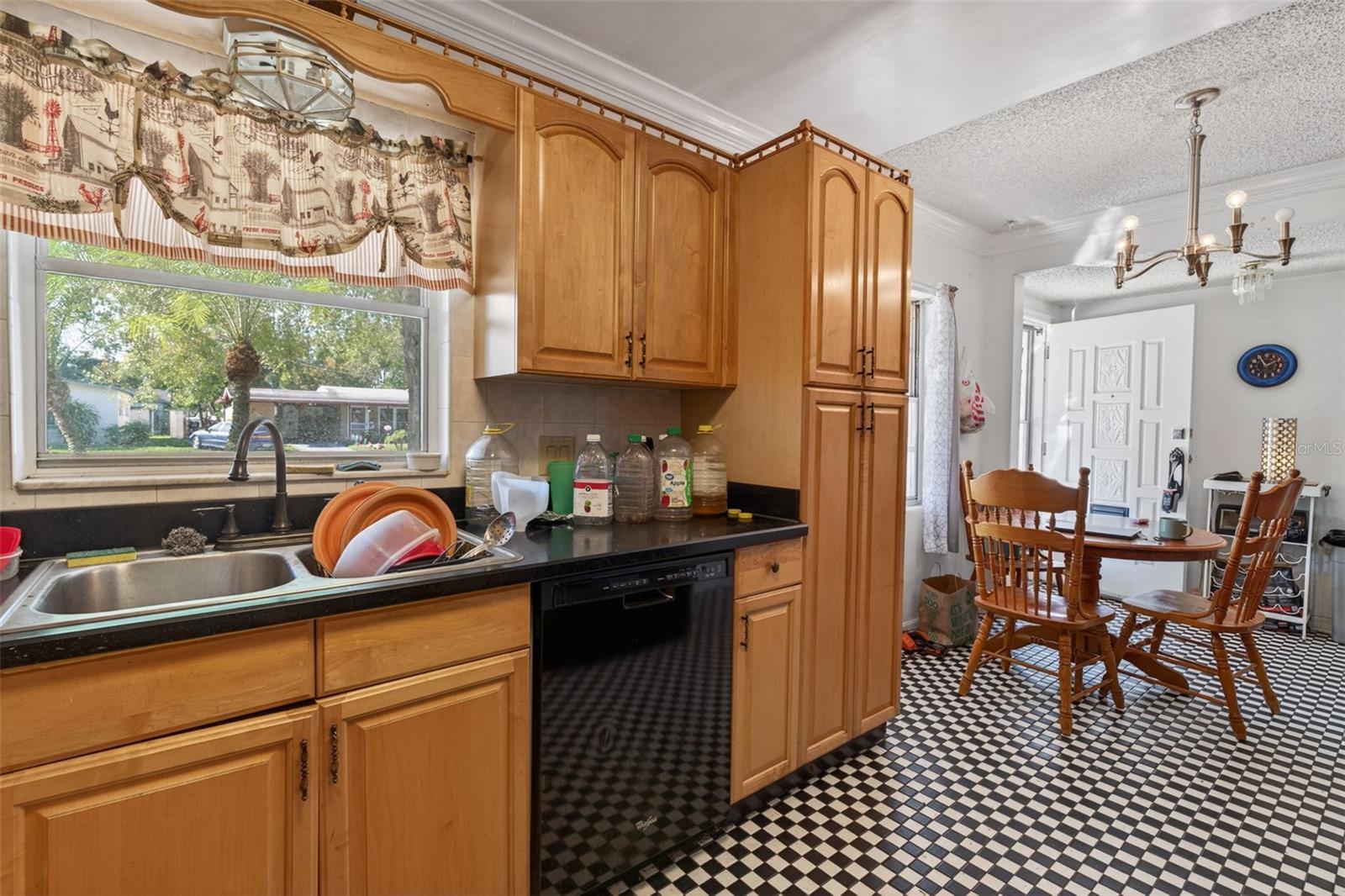 Image 8 of 44 For 5221 Chenault Avenue