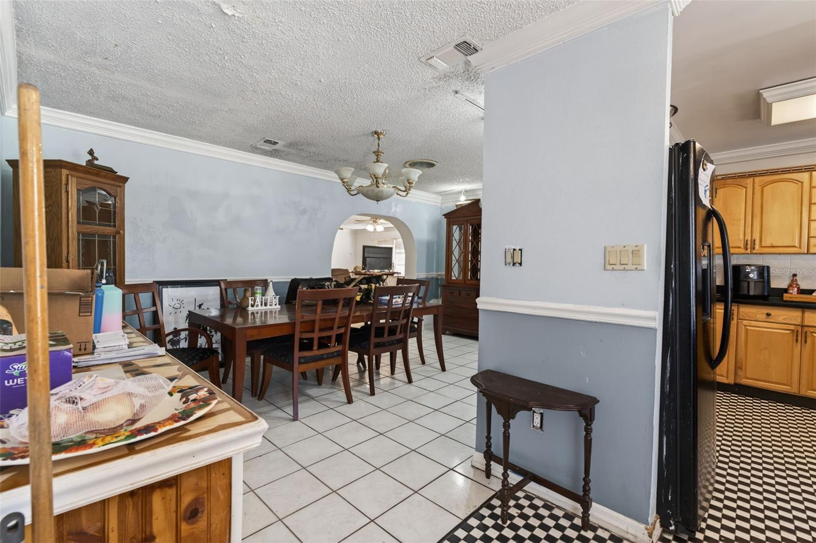 Image 9 of 44 For 5221 Chenault Avenue