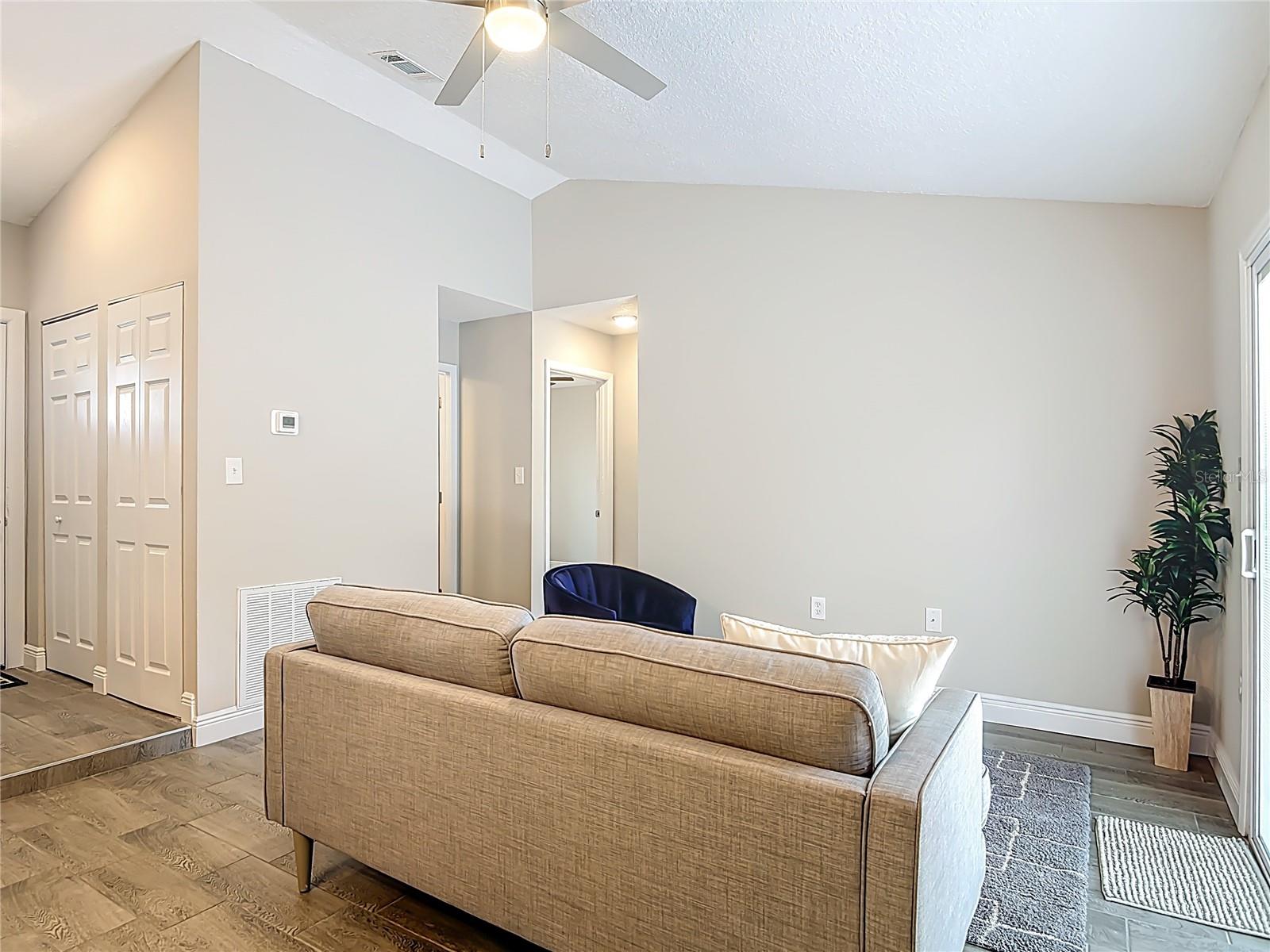 Image 15 of 44 For 2821 Sweet Springs Street