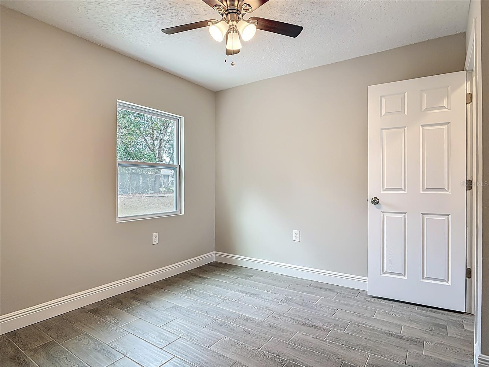 Image 29 of 44 For 2821 Sweet Springs Street