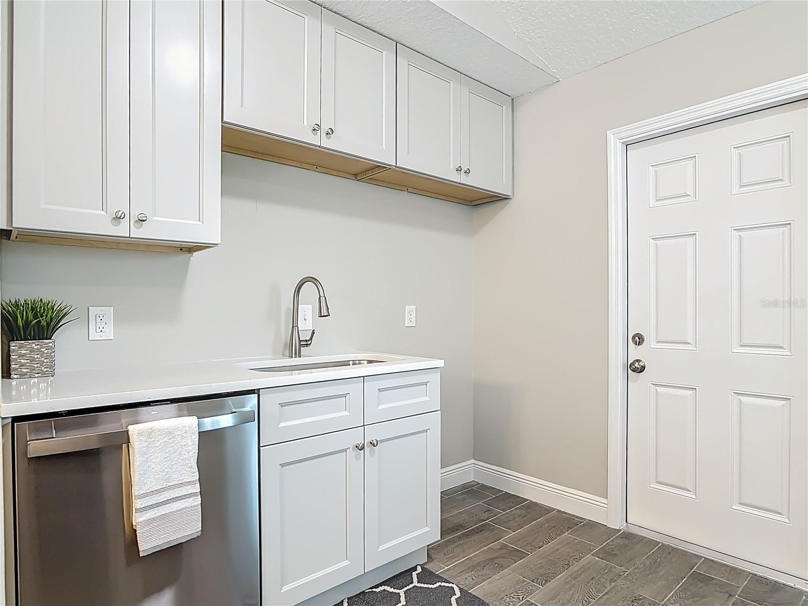 Image 7 of 44 For 2821 Sweet Springs Street